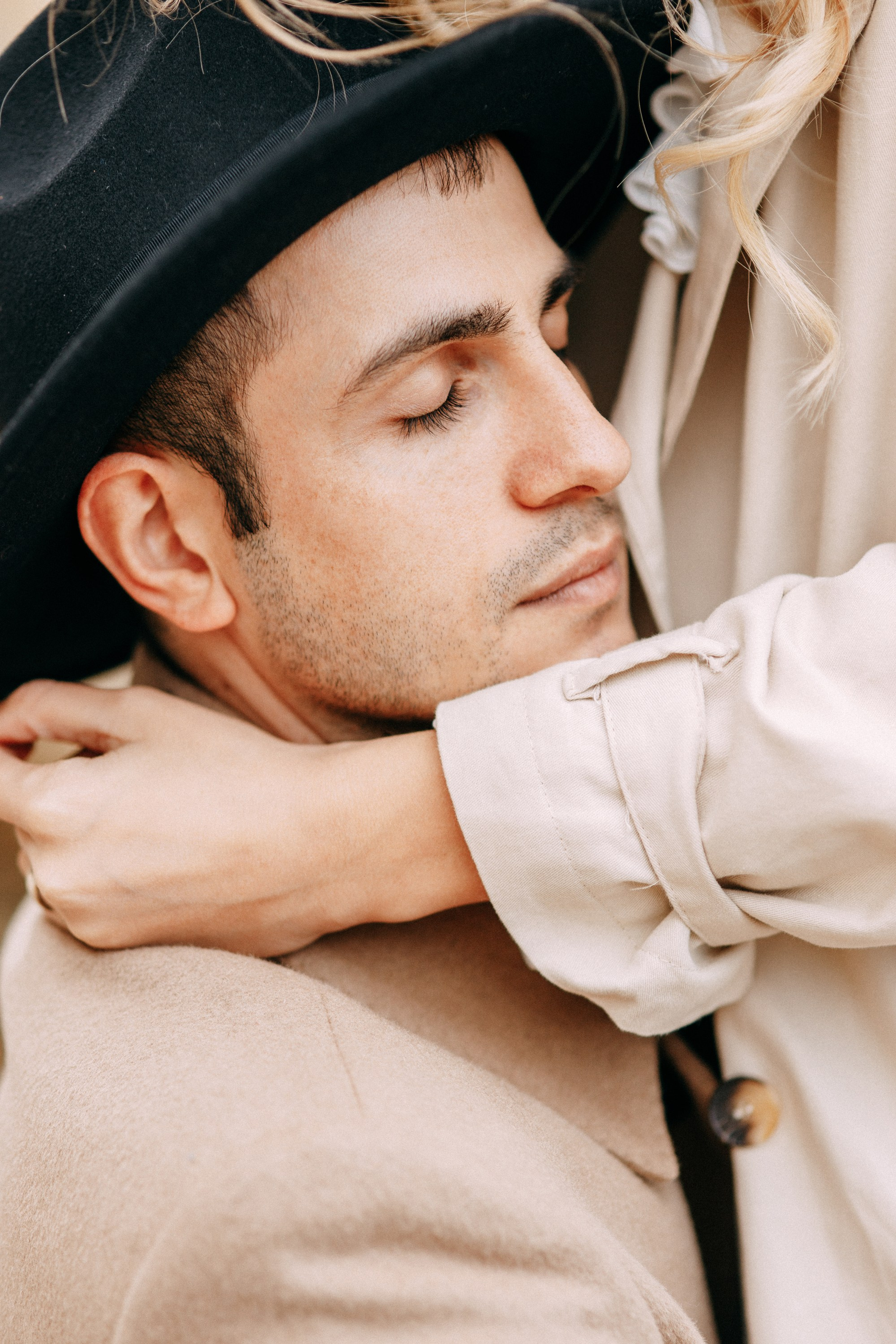 Осенняя предсвадебная прогулка по берегу Черного моря