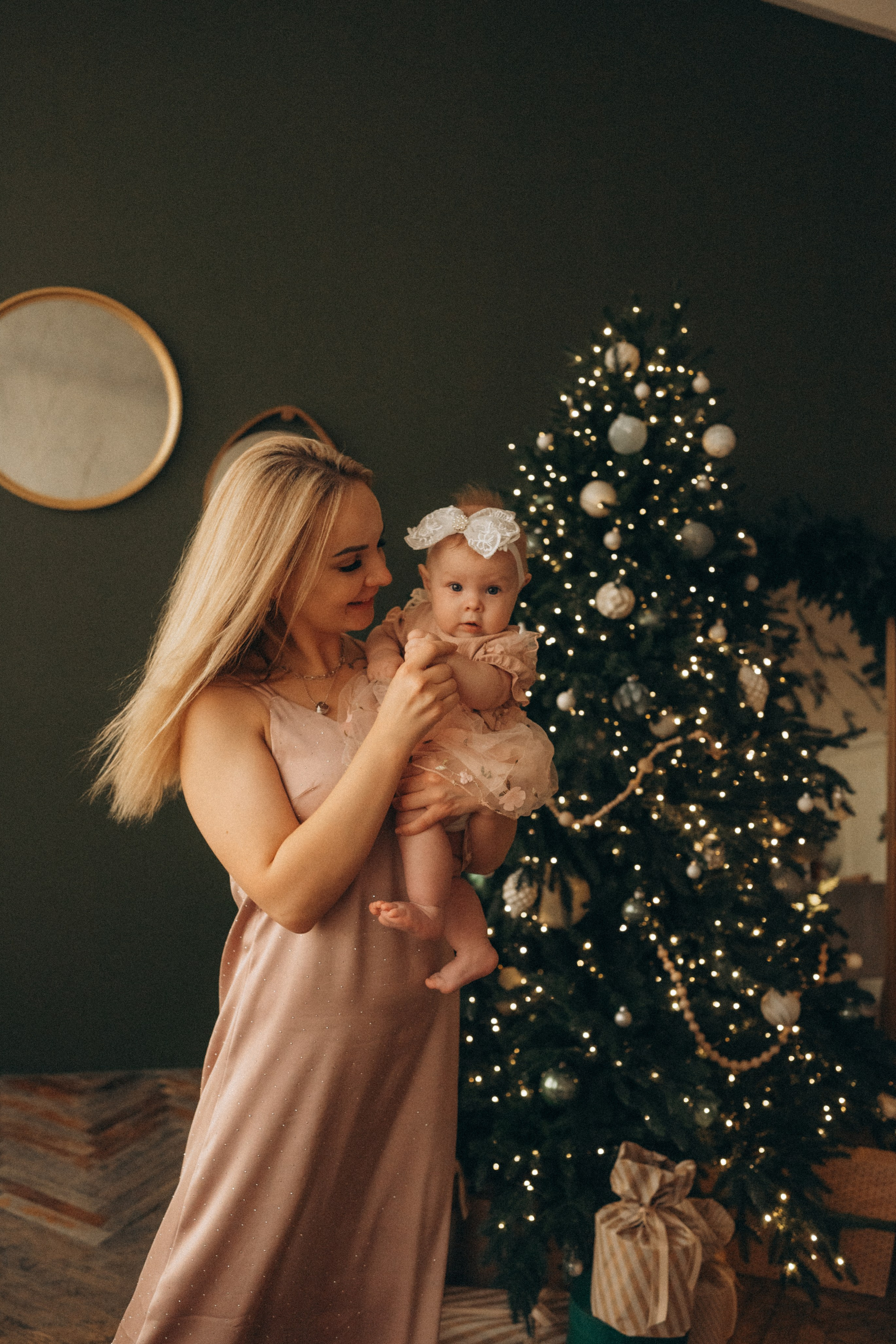 Анжела и София