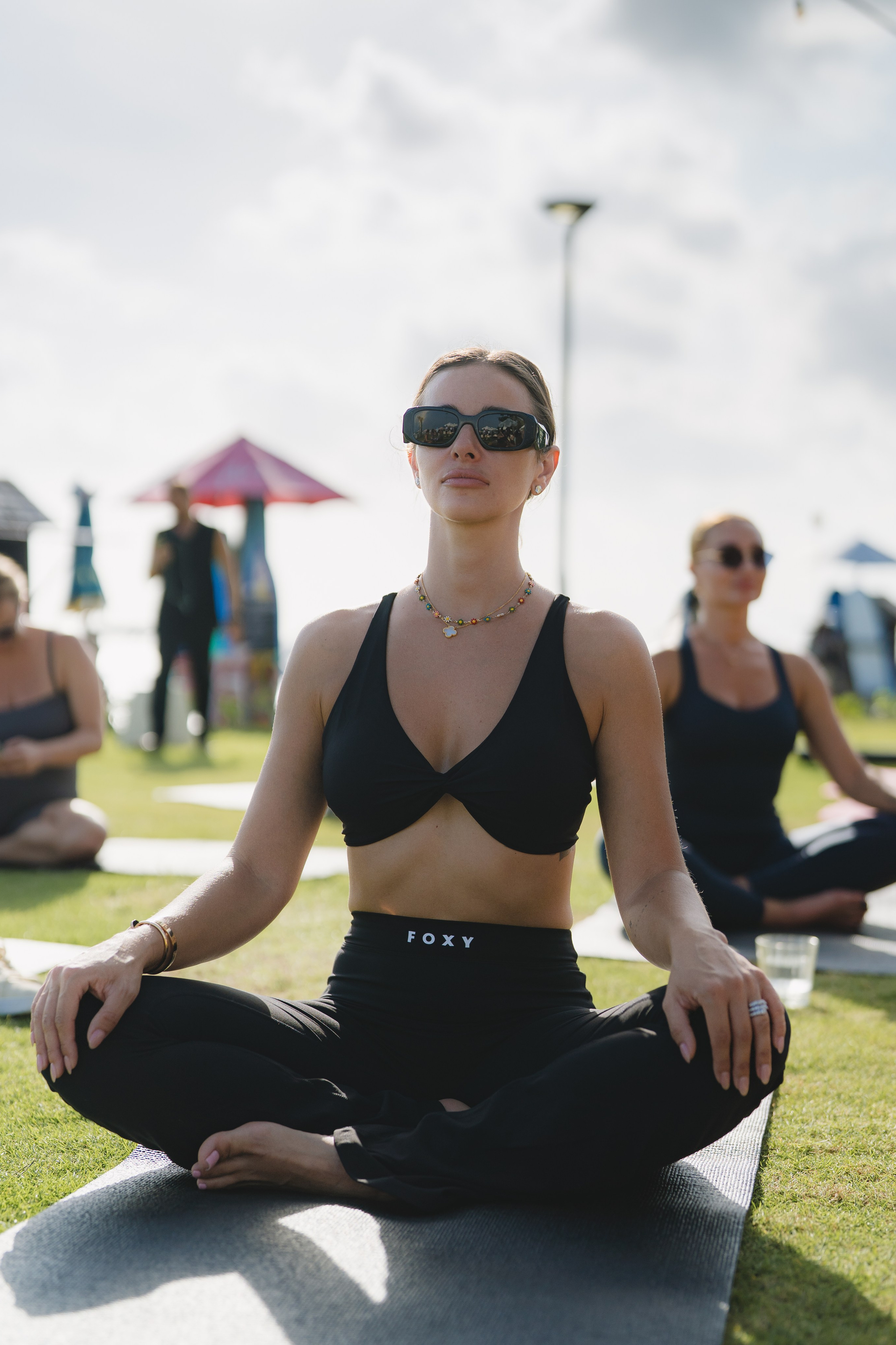 TEUS Group, Agents Yoga session by the Ocean. Сергей Зворыгин