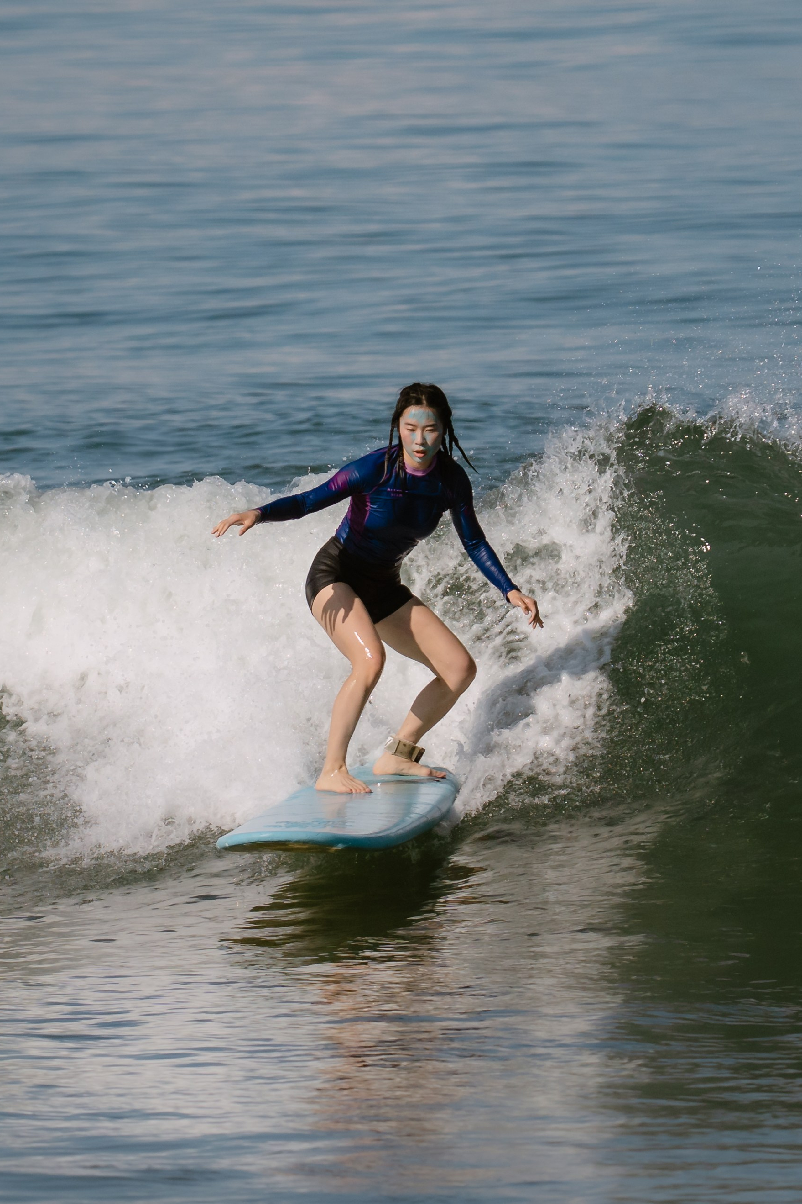 Al Leone athletes having fun surfing in the Pacific Ocean. Сергей Зворыгин