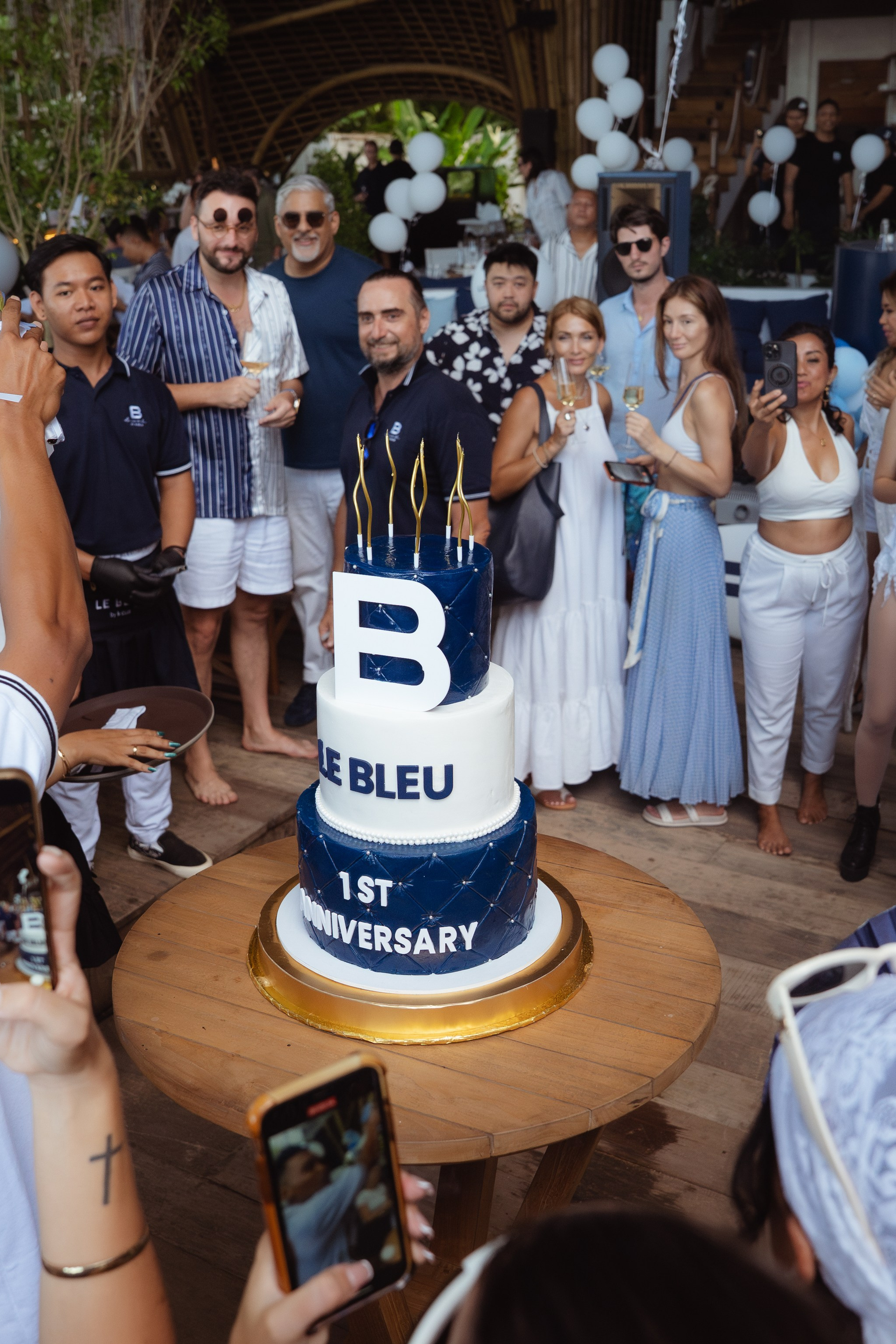 Le Blue Bali, a luxury beachfront restaurant Anniversary. Сергей Зворыгин