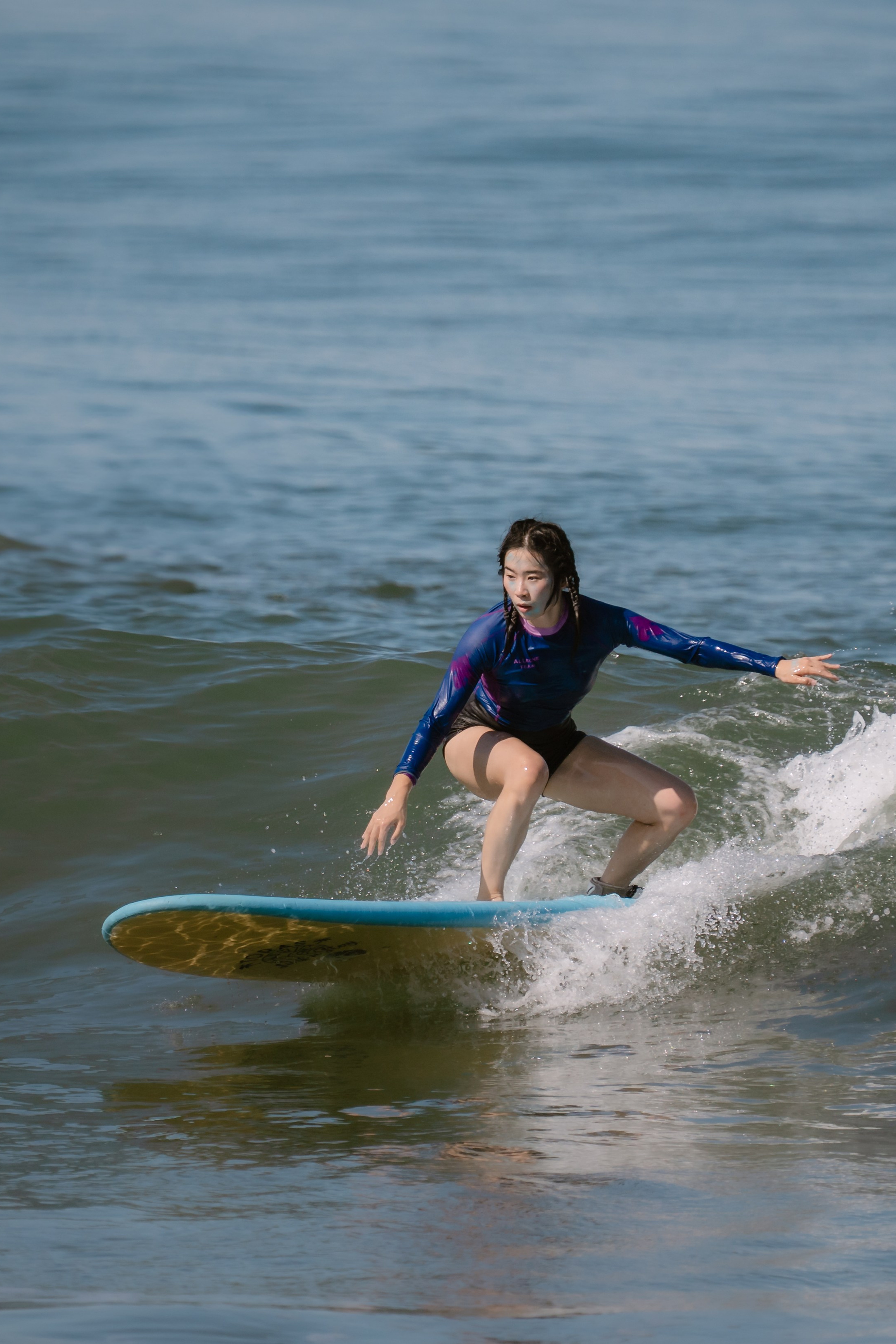 Al Leone athletes having fun surfing in the Pacific Ocean. Сергей Зворыгин