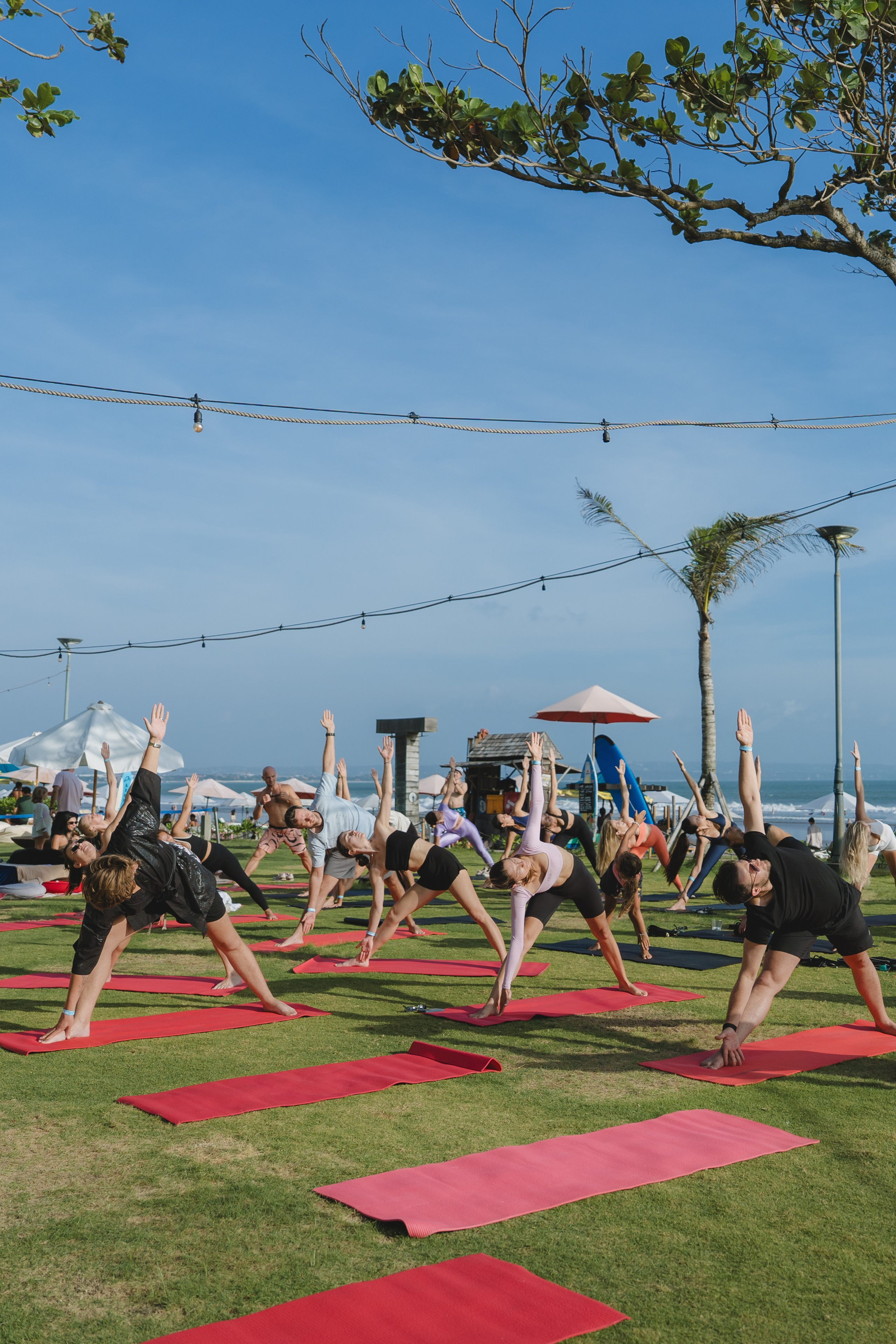 TEUS Group, Agents Yoga session by the Ocean. Сергей Зворыгин