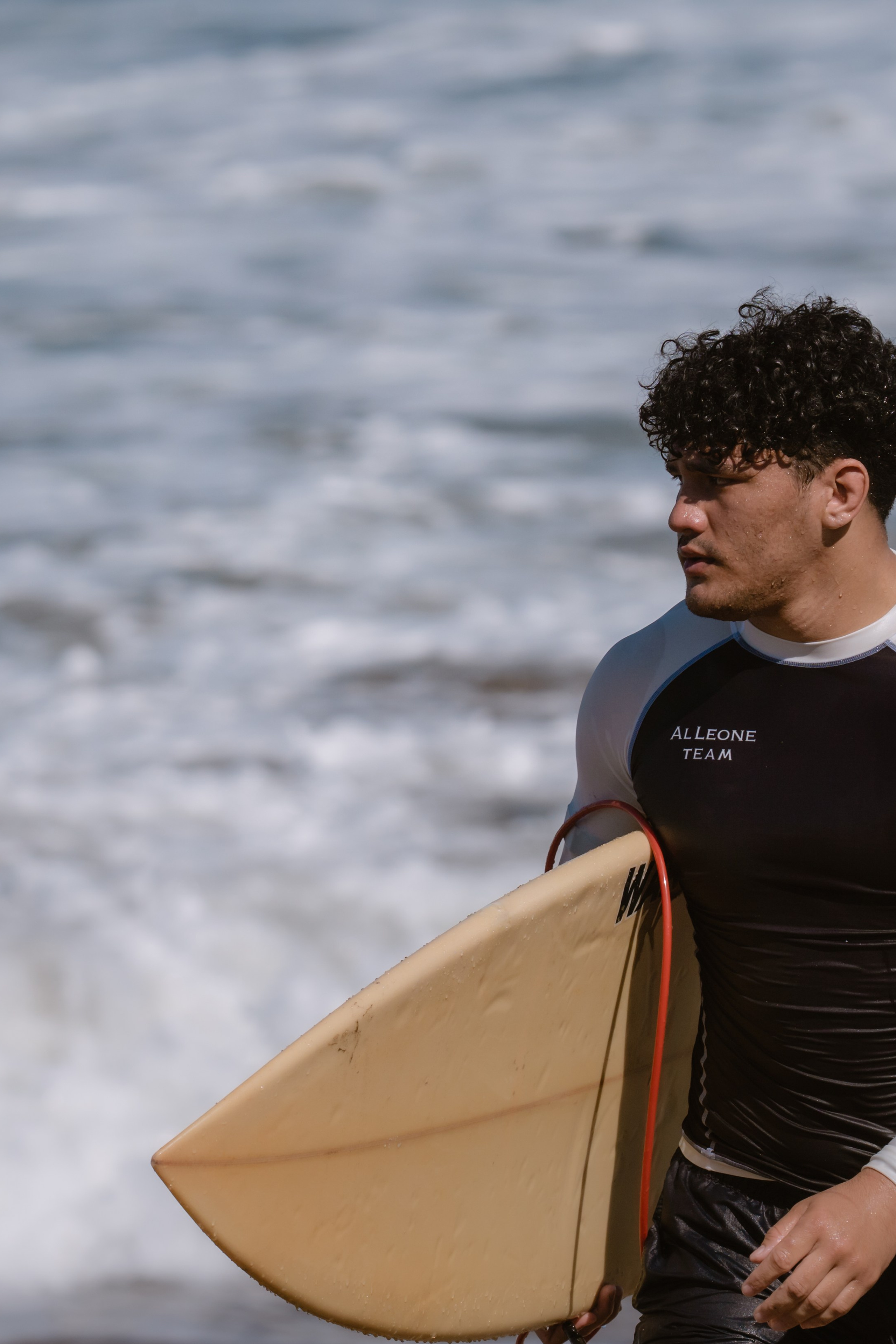 Al Leone athletes having fun surfing in the Pacific Ocean. Сергей Зворыгин