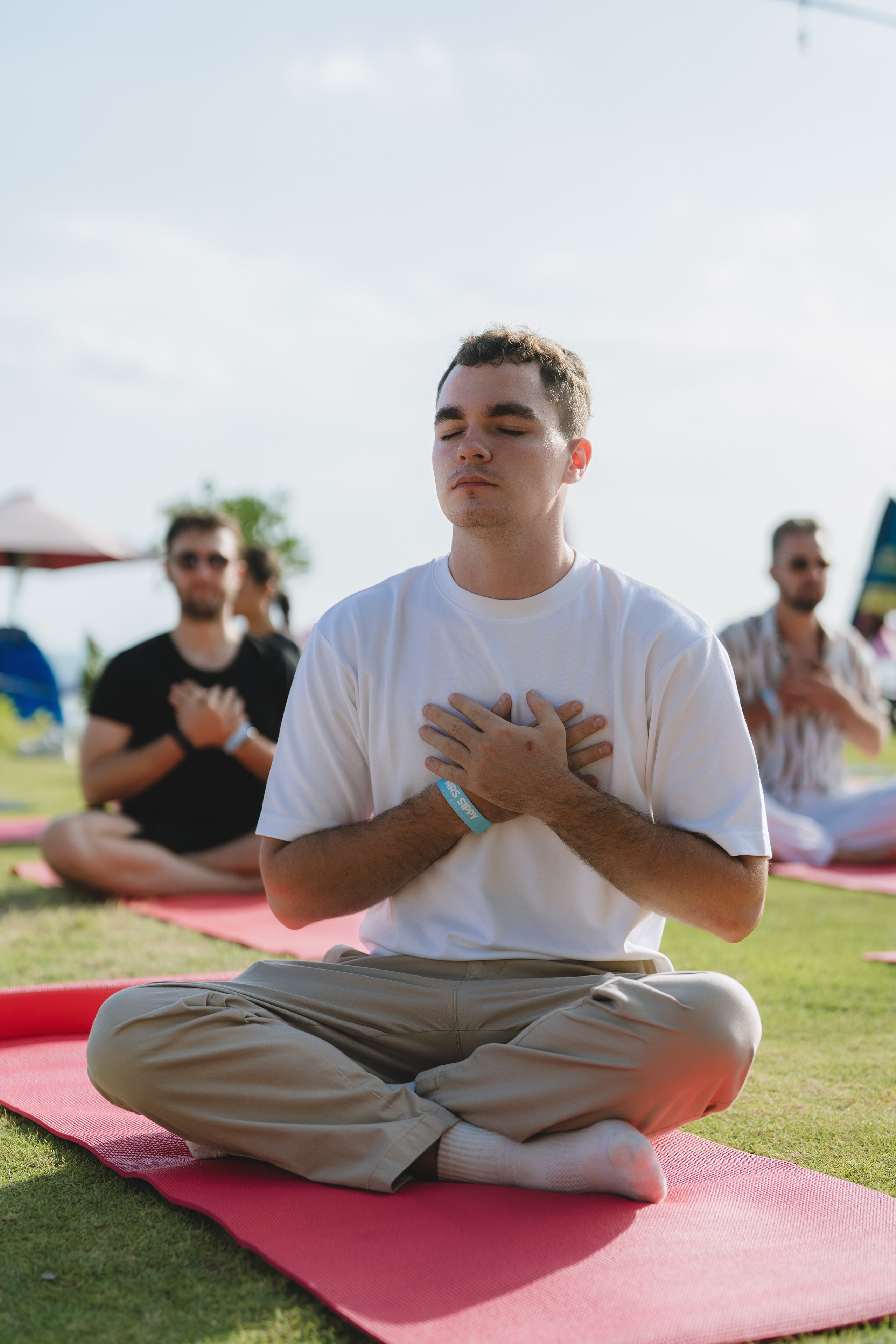 TEUS Group, Agents Yoga session by the Ocean. Сергей Зворыгин
