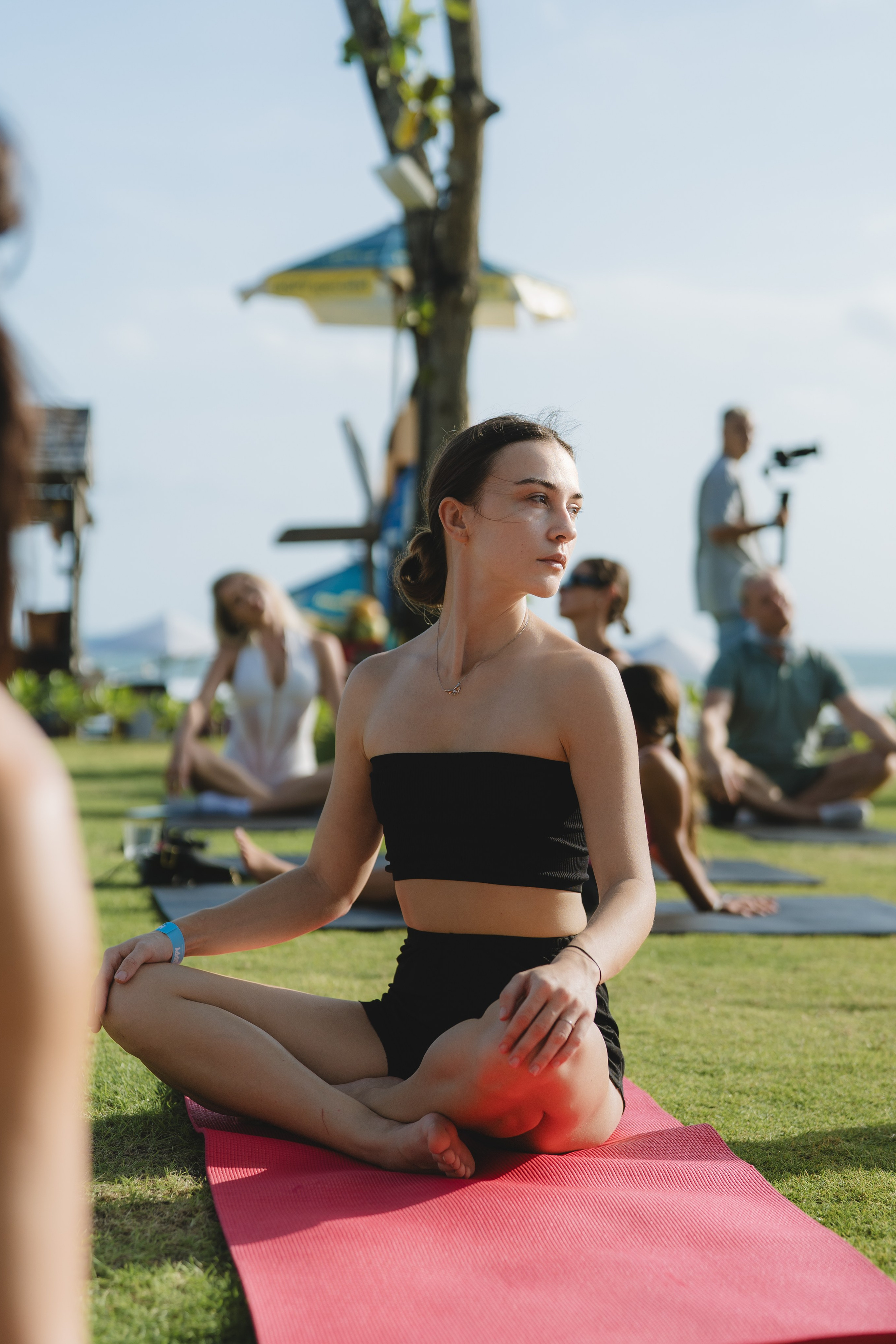 TEUS Group, Agents Yoga session by the Ocean. Сергей Зворыгин