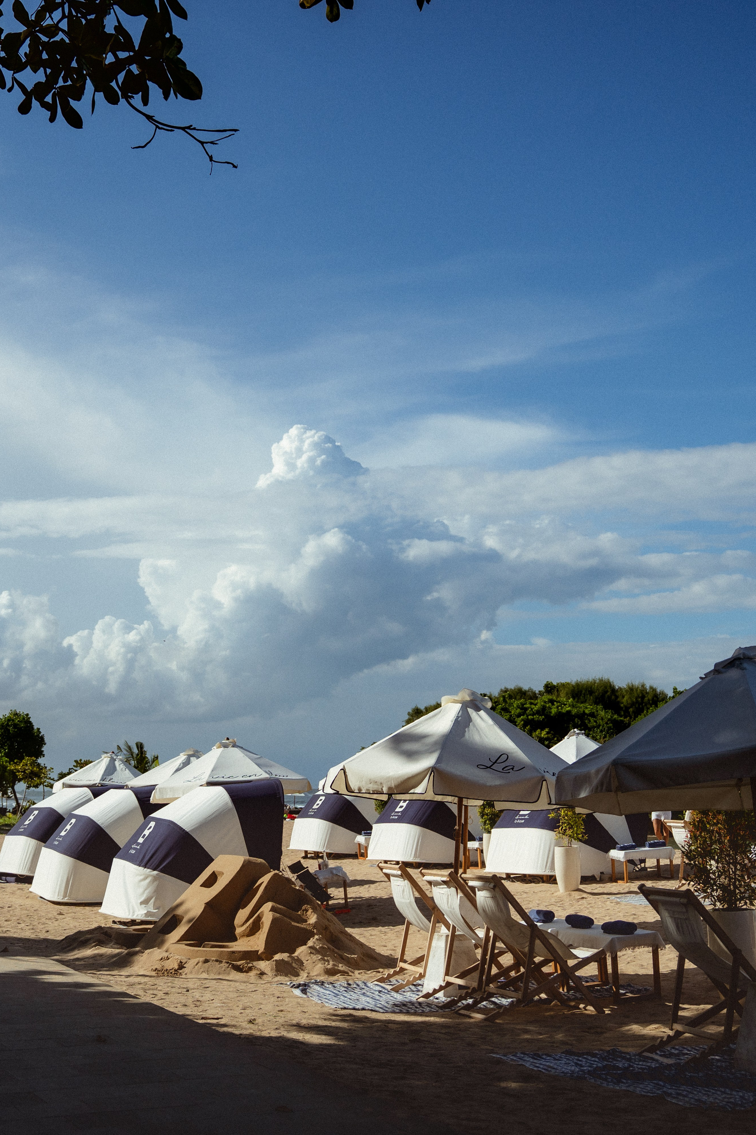 Le Blue Bali, a luxury beachfront restaurant Anniversary. Сергей Зворыгин