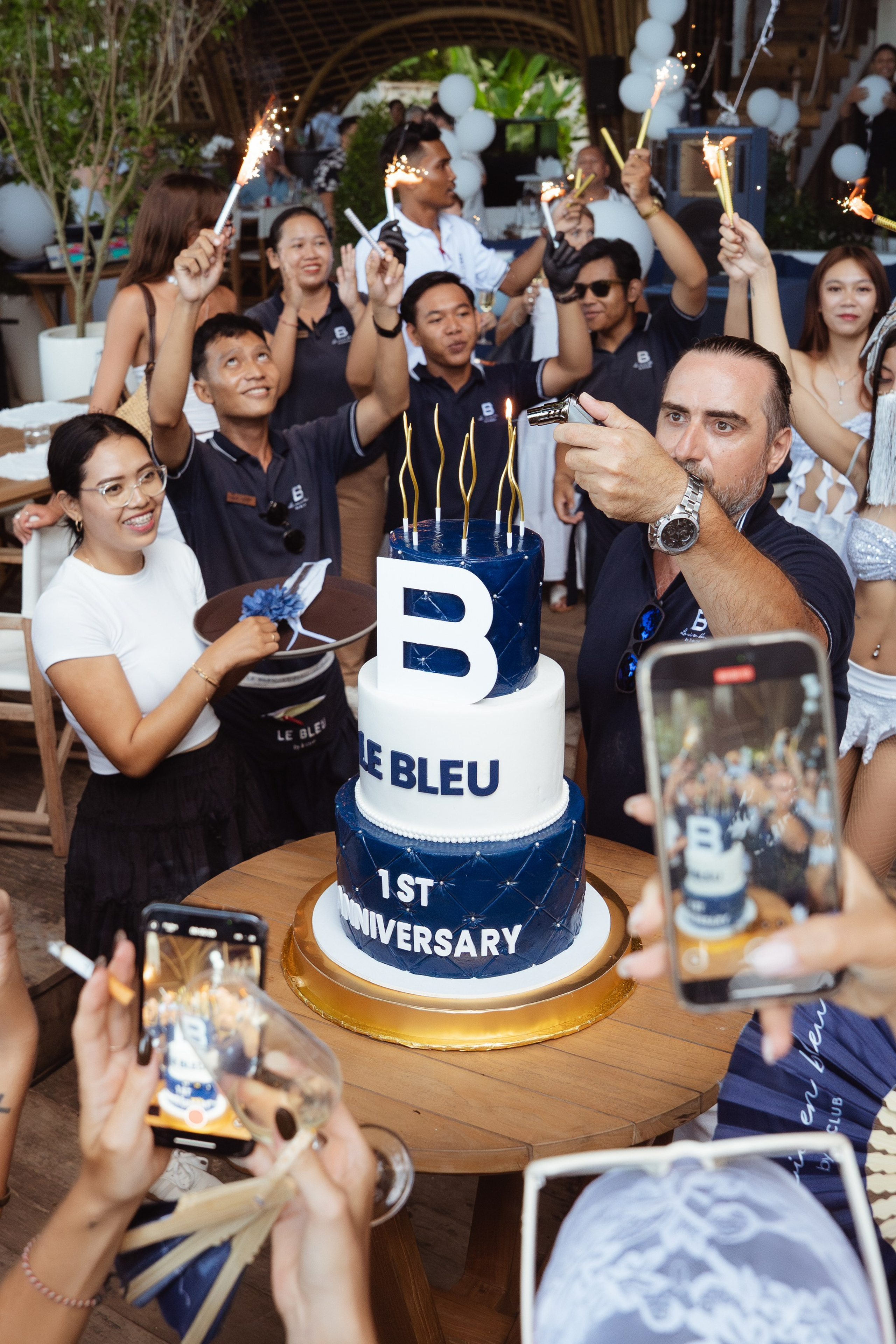 Le Blue Bali, a luxury beachfront restaurant Anniversary. Сергей Зворыгин