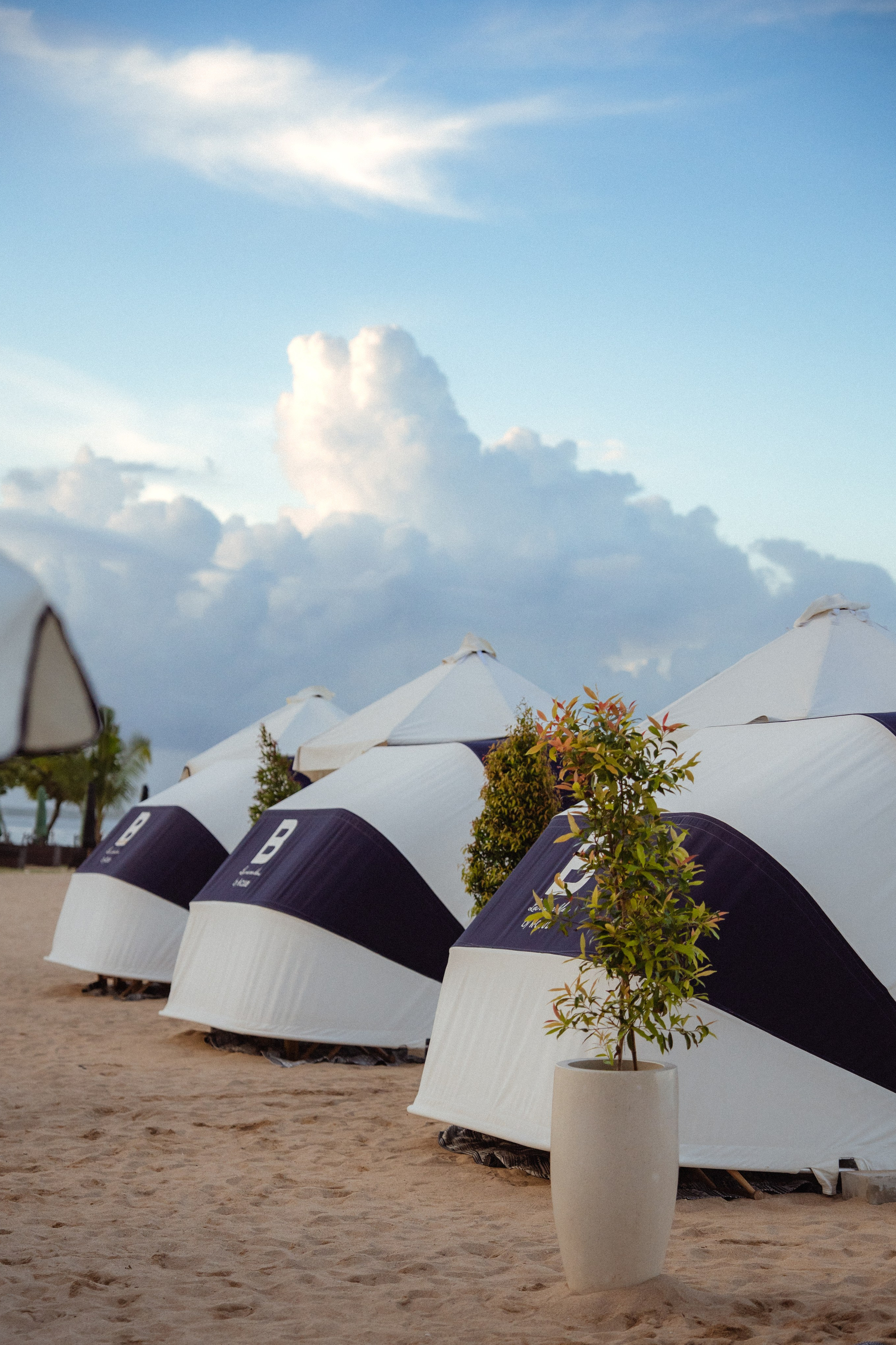 Le Blue Bali, a luxury beachfront restaurant Anniversary. Сергей Зворыгин