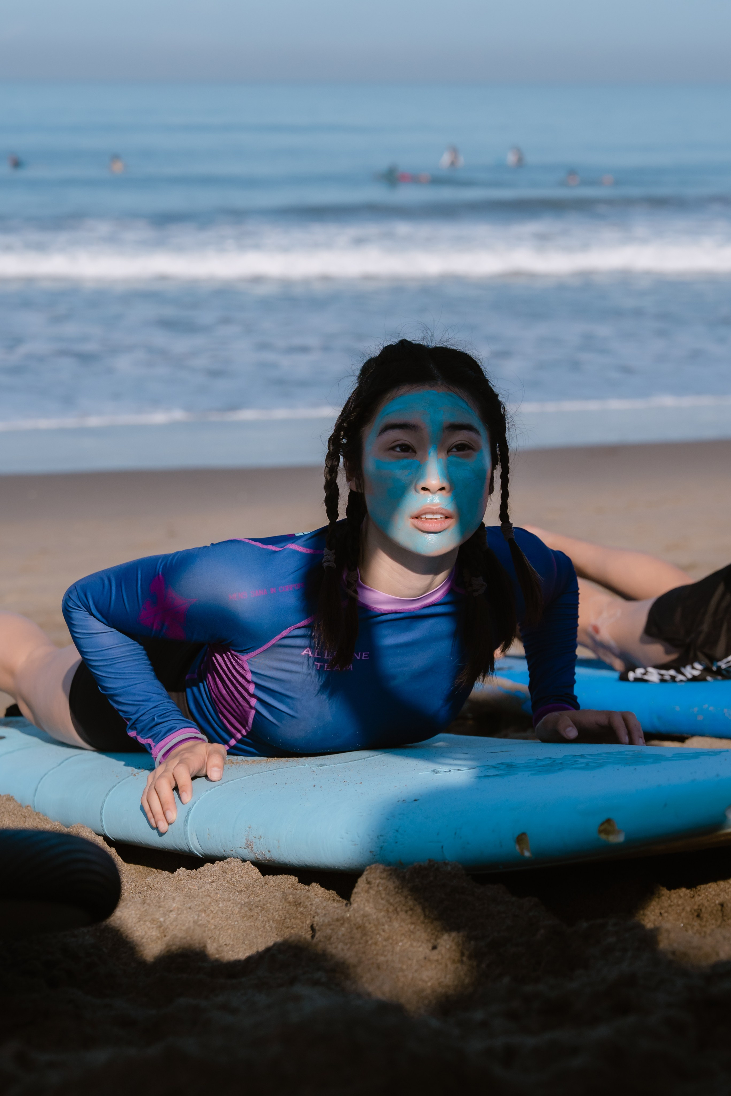 Al Leone athletes having fun surfing in the Pacific Ocean. Сергей Зворыгин