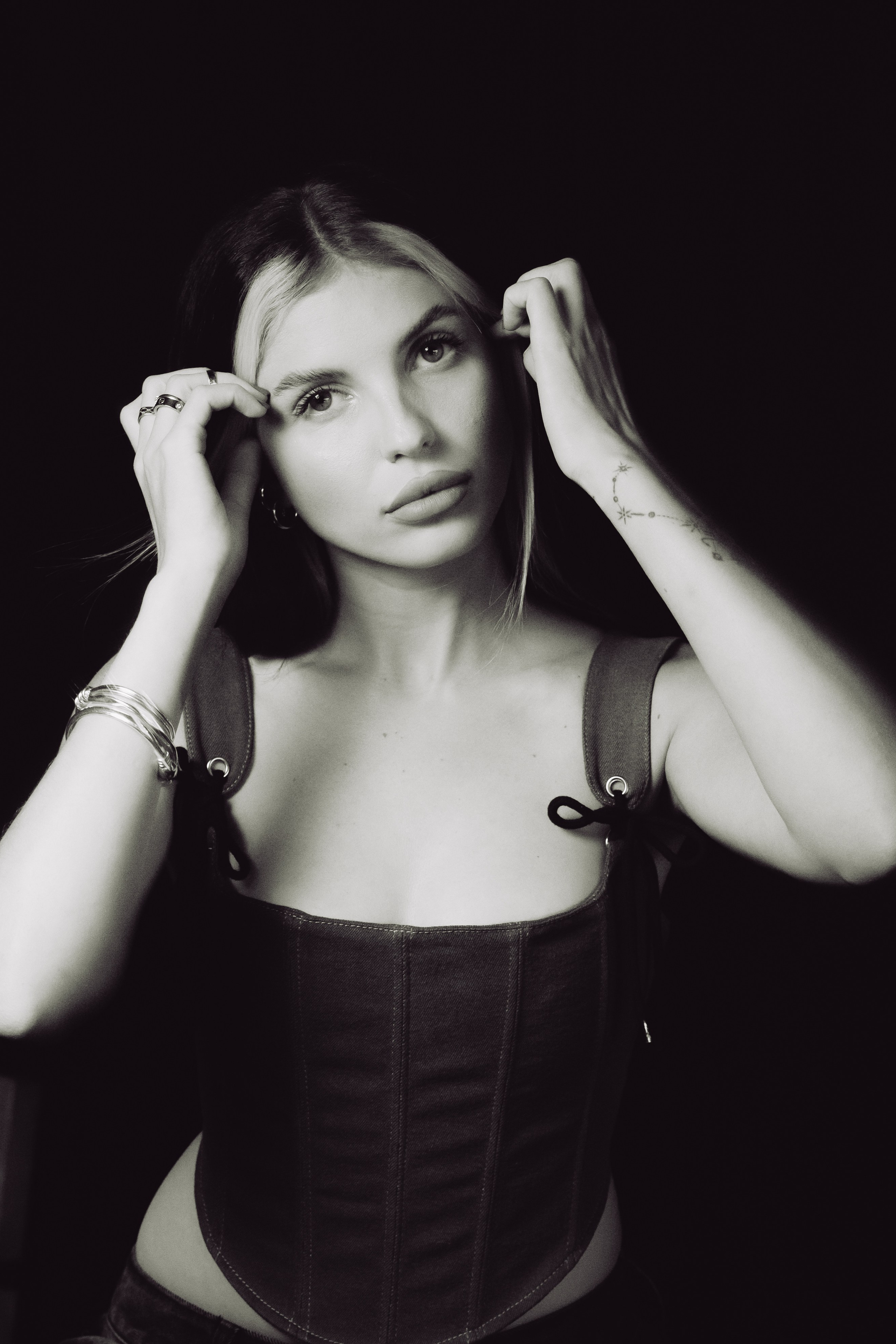 Riina and Verona music portrait session on location. Сергей Зворыгин