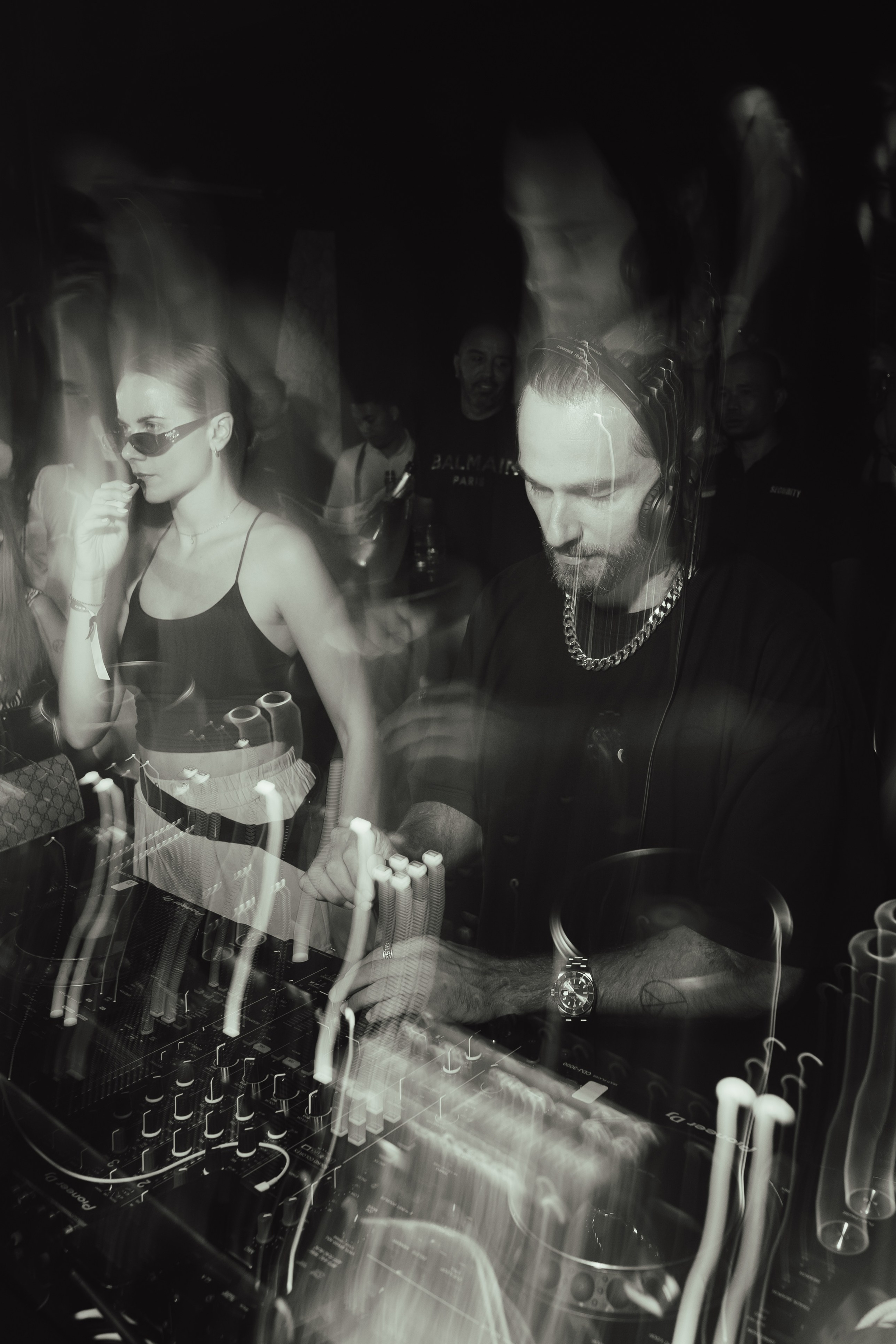 Sen Sanik, American music producer performance at GOB. Сергей Зворыгин