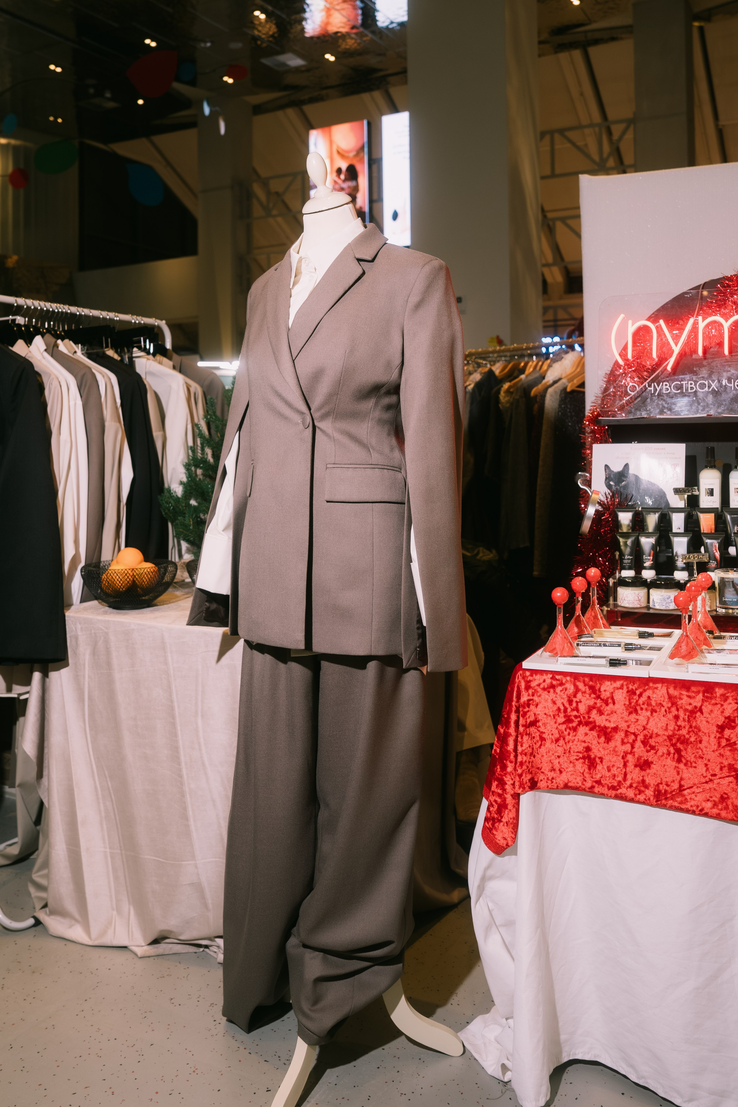 Buro Market in Tsvetnoy CM, Moscow. Сергей Зворыгин