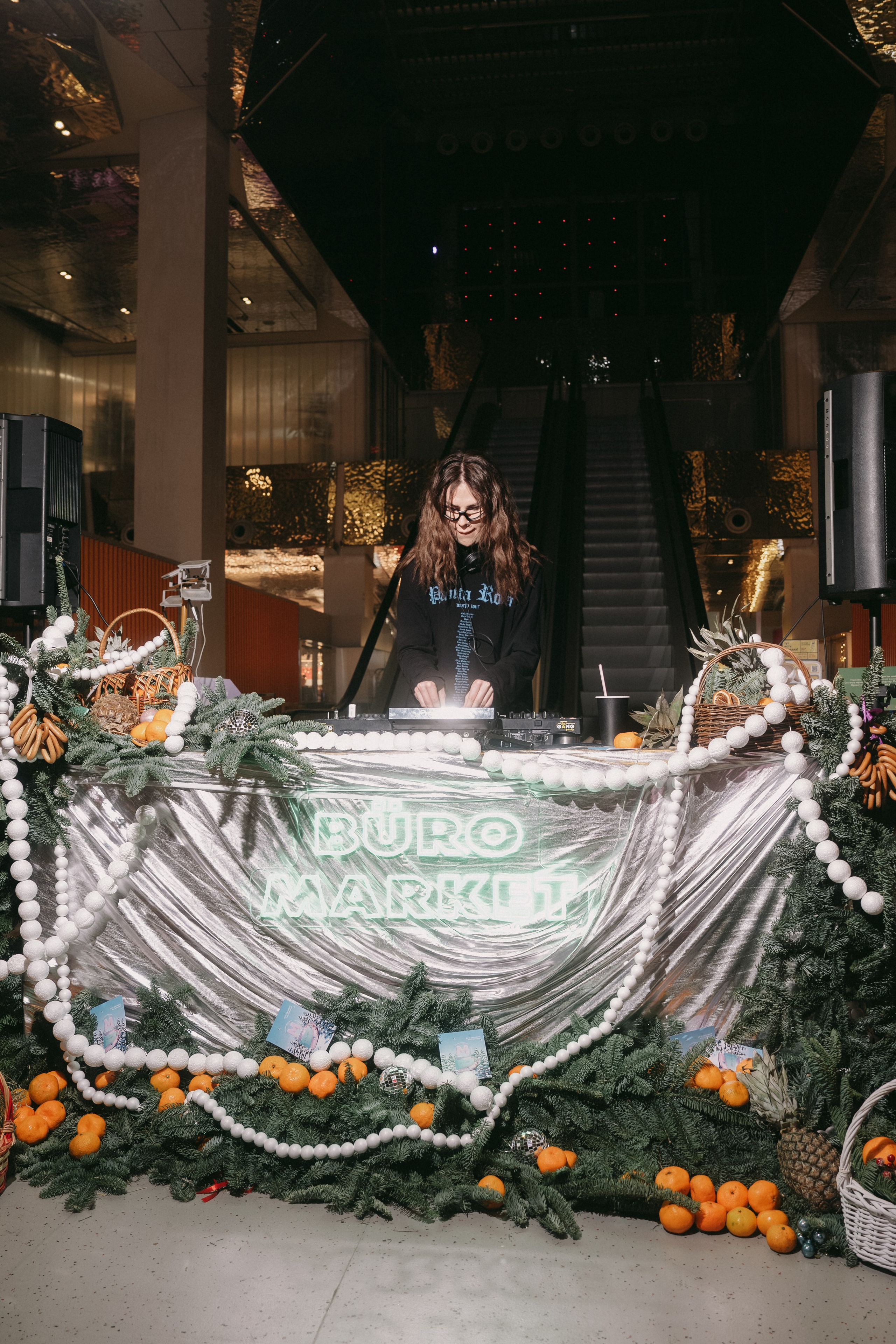 Buro Market in Tsvetnoy CM, Moscow. Сергей Зворыгин