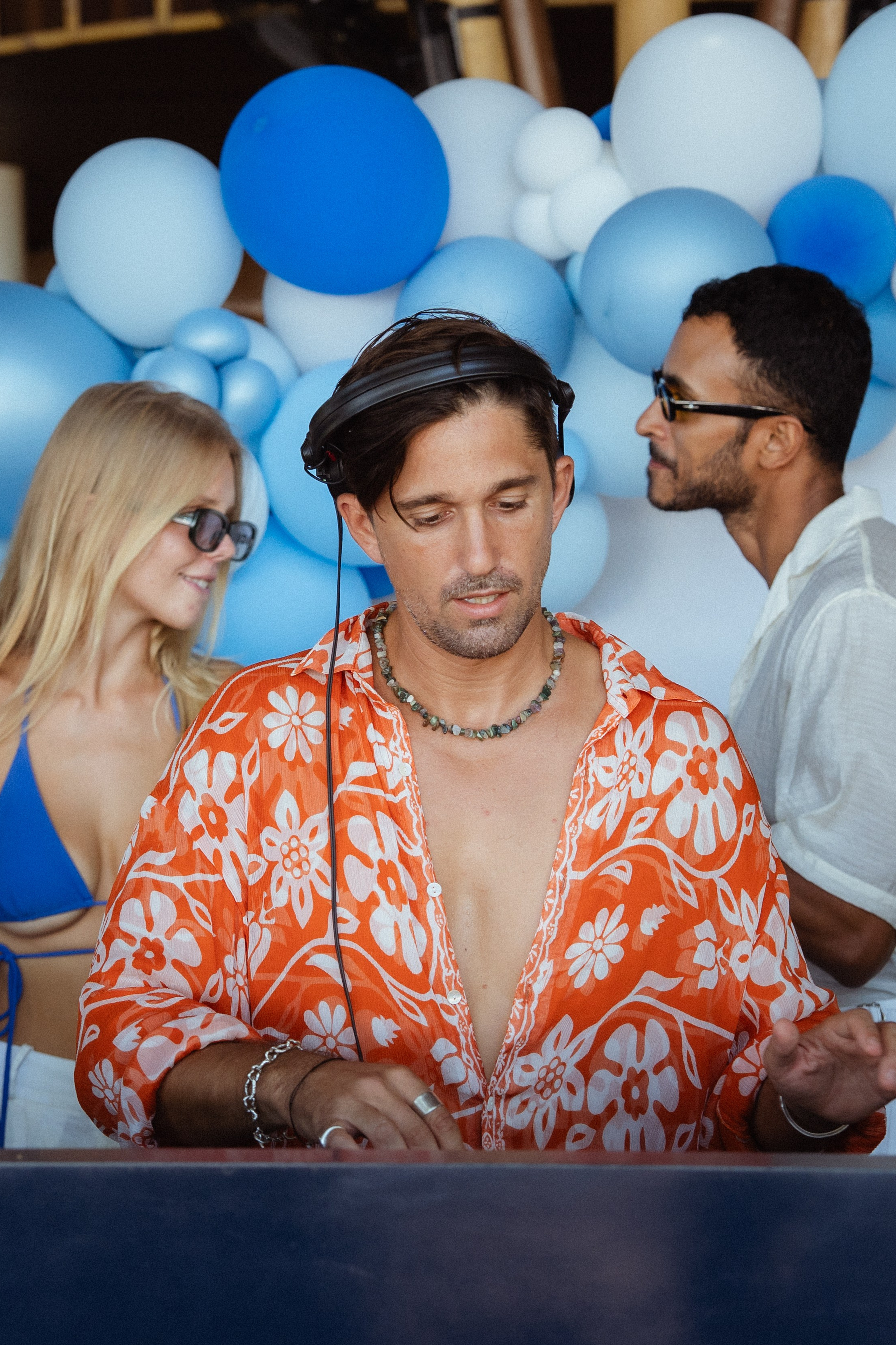 Le Blue Bali, a luxury beachfront restaurant Anniversary. Сергей Зворыгин