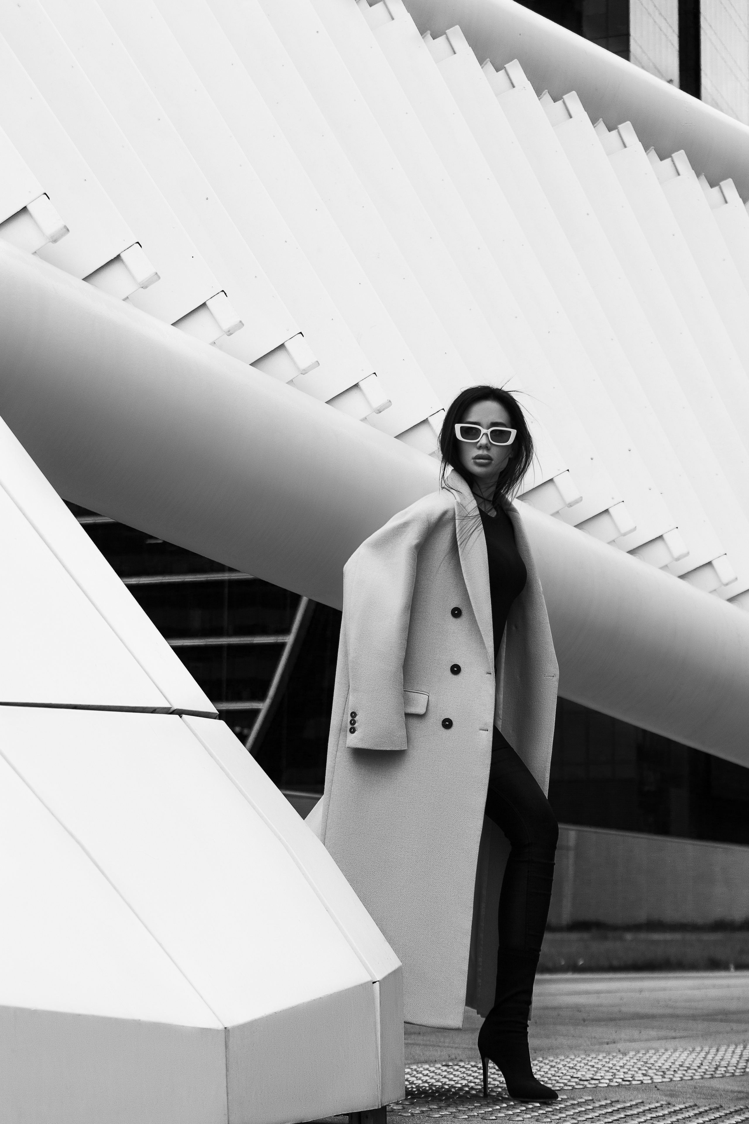 Минималистичный портрет девушки