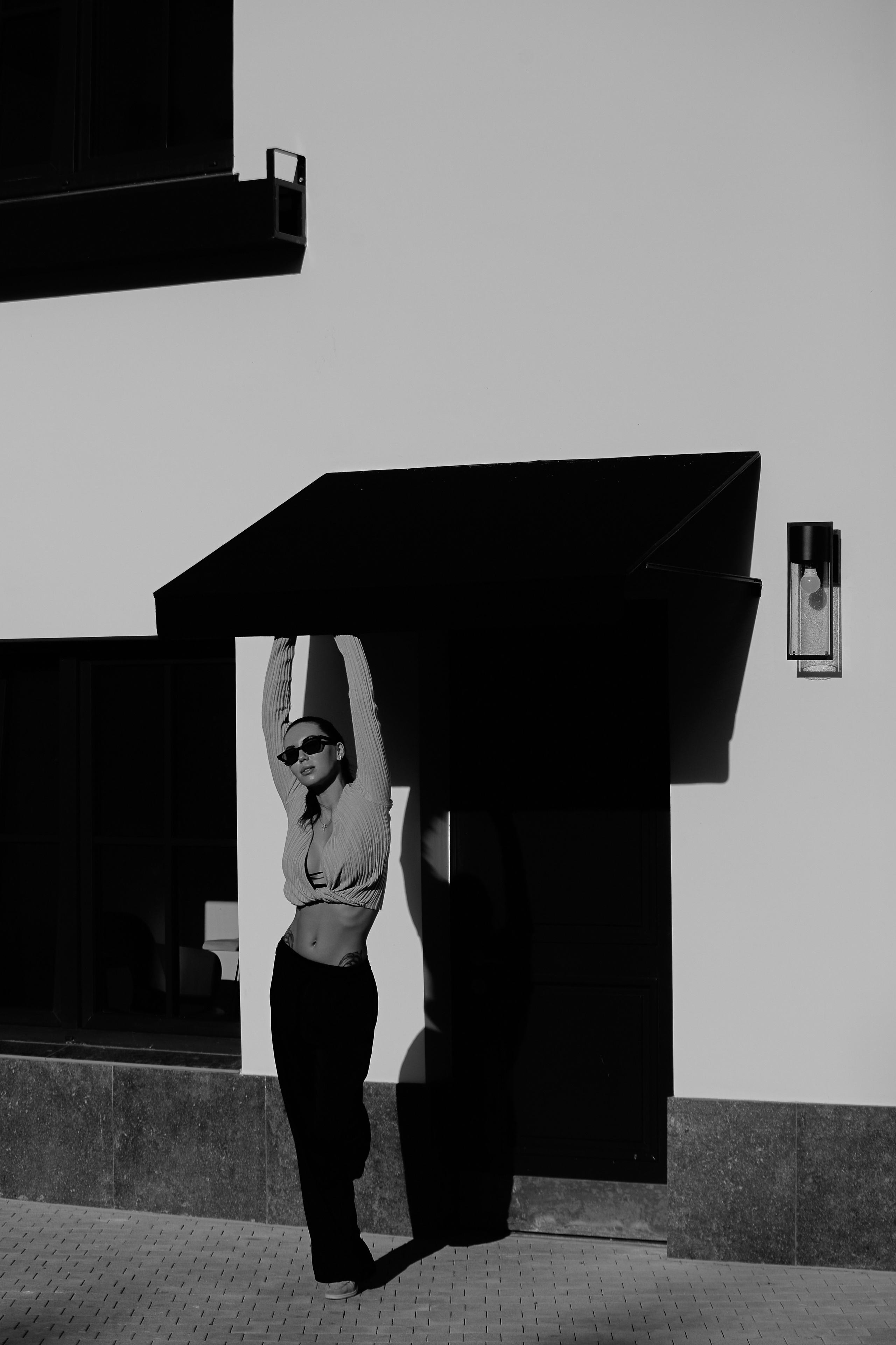 Минималистичный портрет девушки