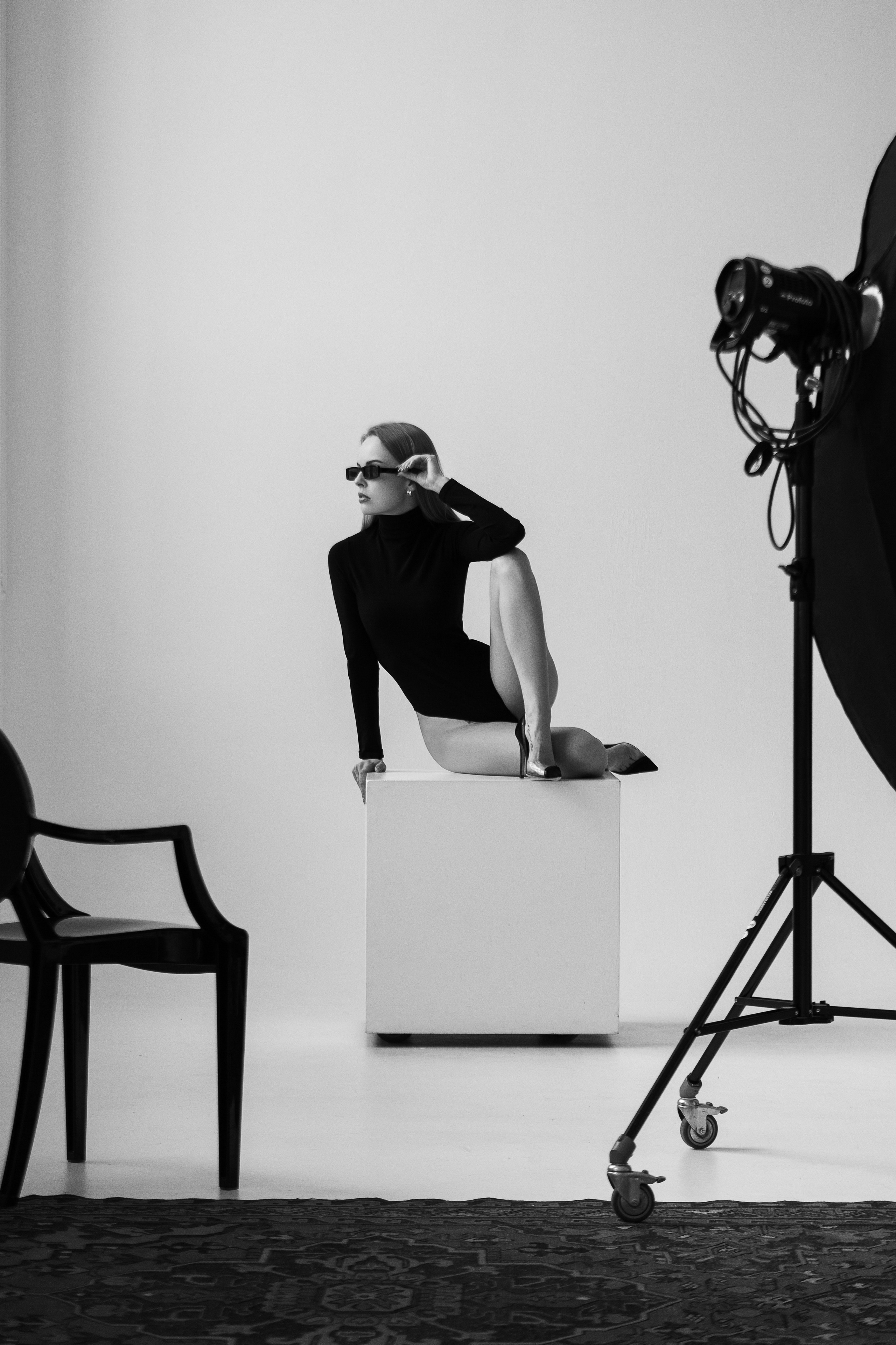 Девушка в фотостудии