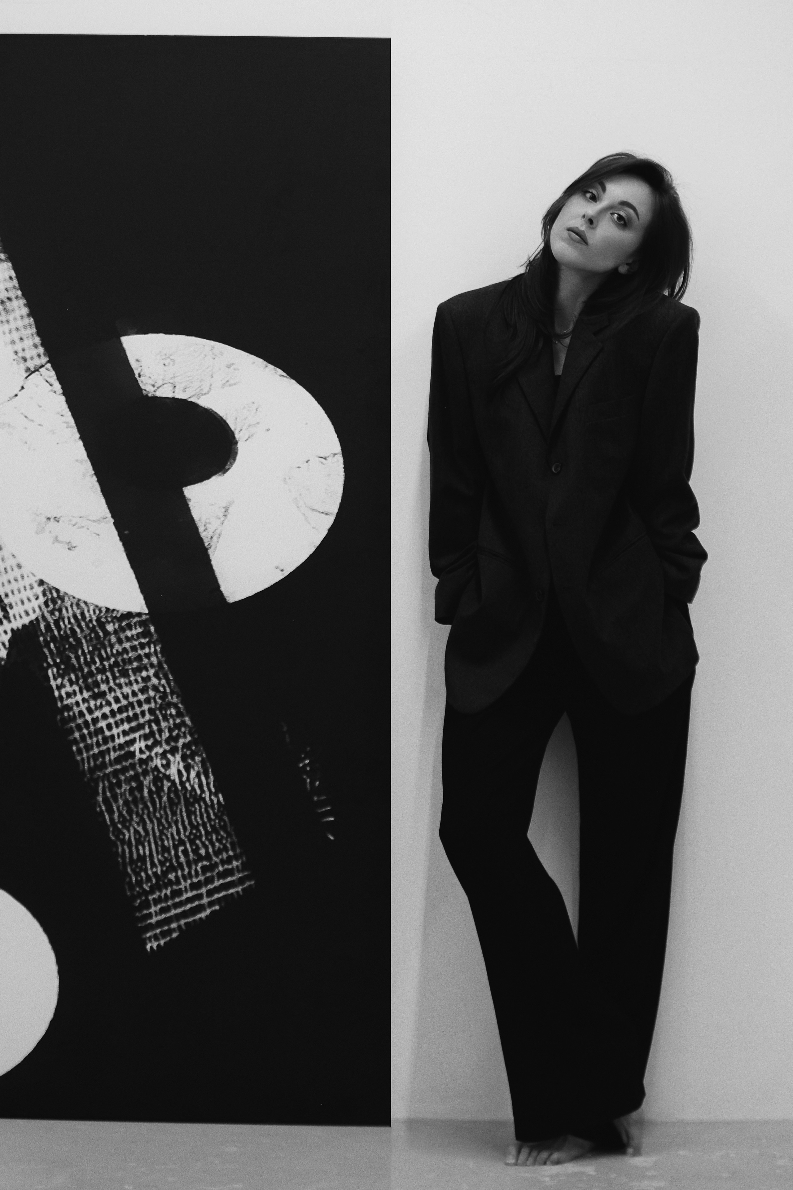 Девушка в строгом костюме