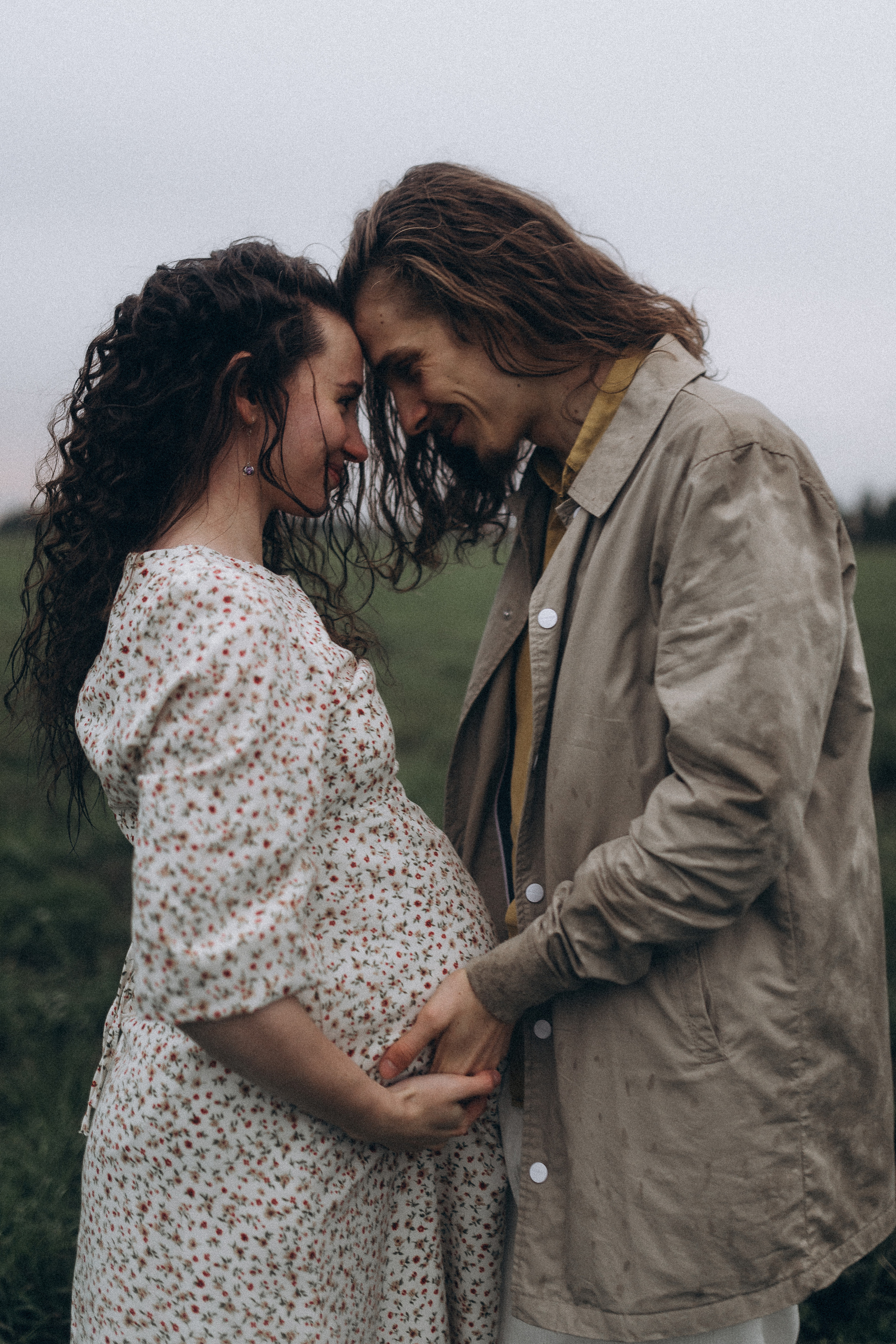 Алина и Саша, в ожидании, фотопрогулка под дождем