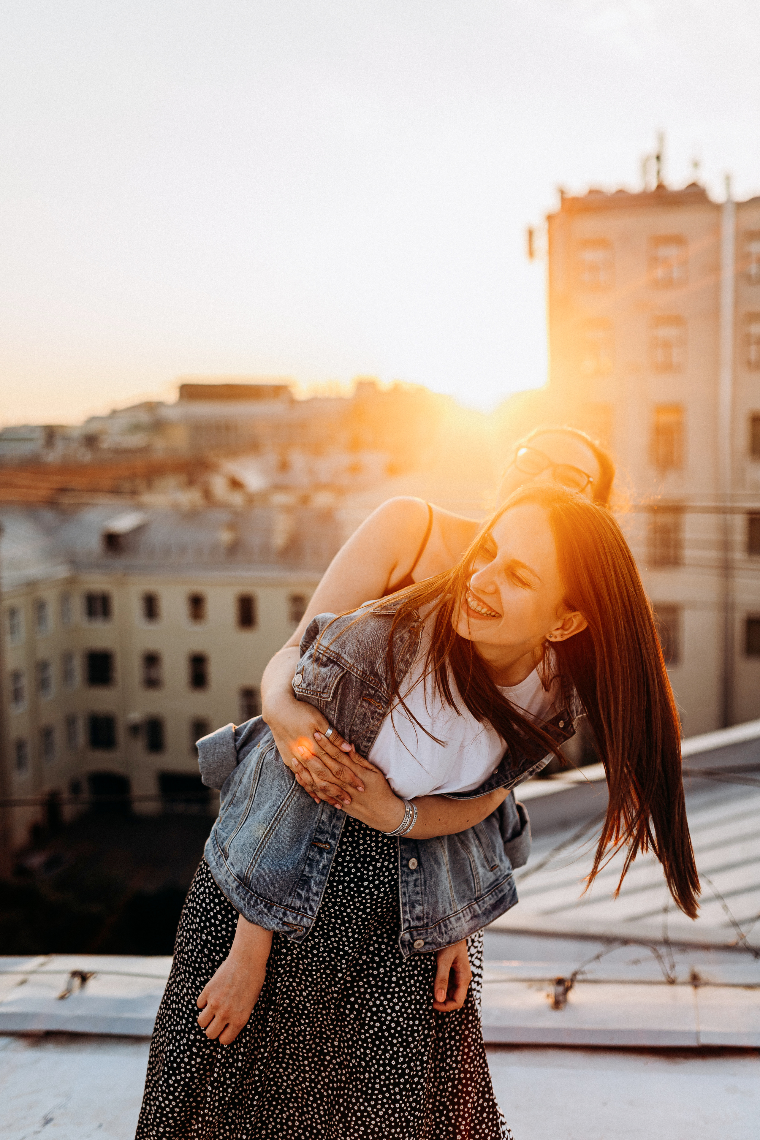 Две подруги крыша СПБ (Таня+Таня)