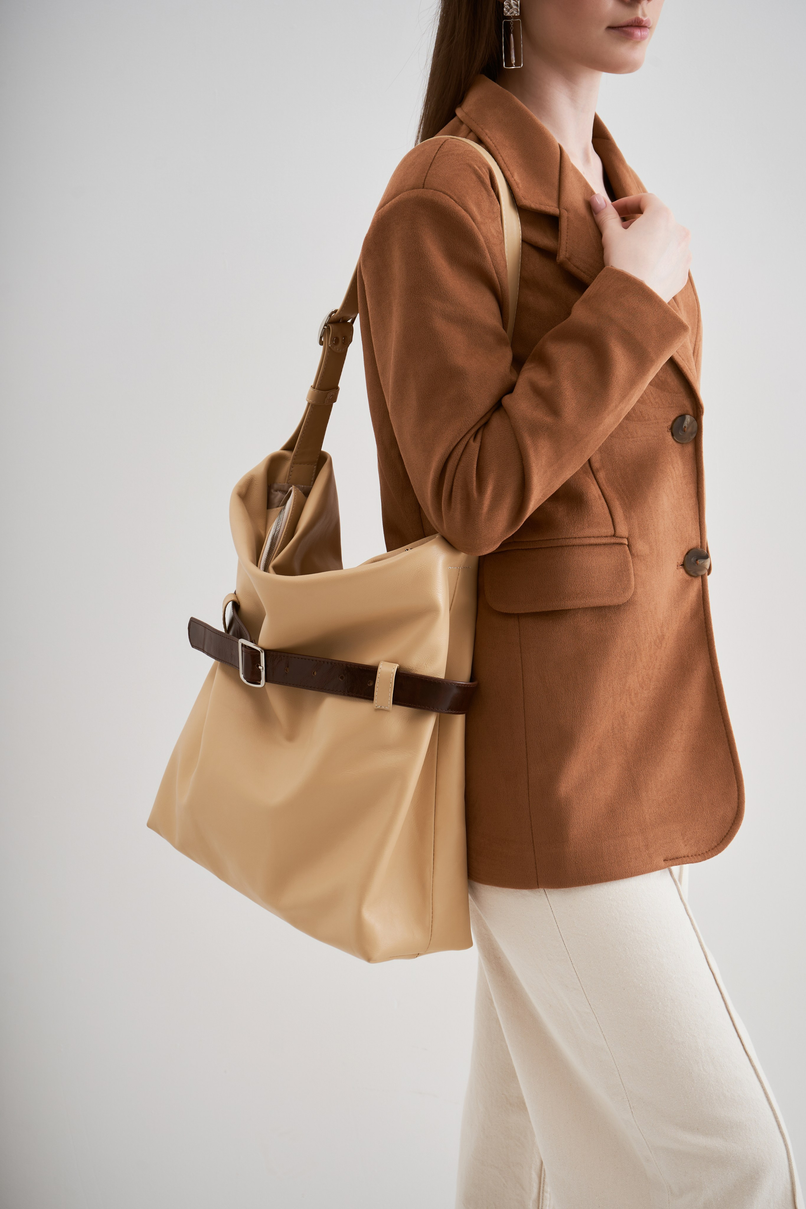 TANARS LEATHER SPRING. СЪЕМКИ ДЛЯ МАРКЕТПЛЕЙСОВ И БРЕНДОВ В РОСТОВЕ И МОСКВЕ