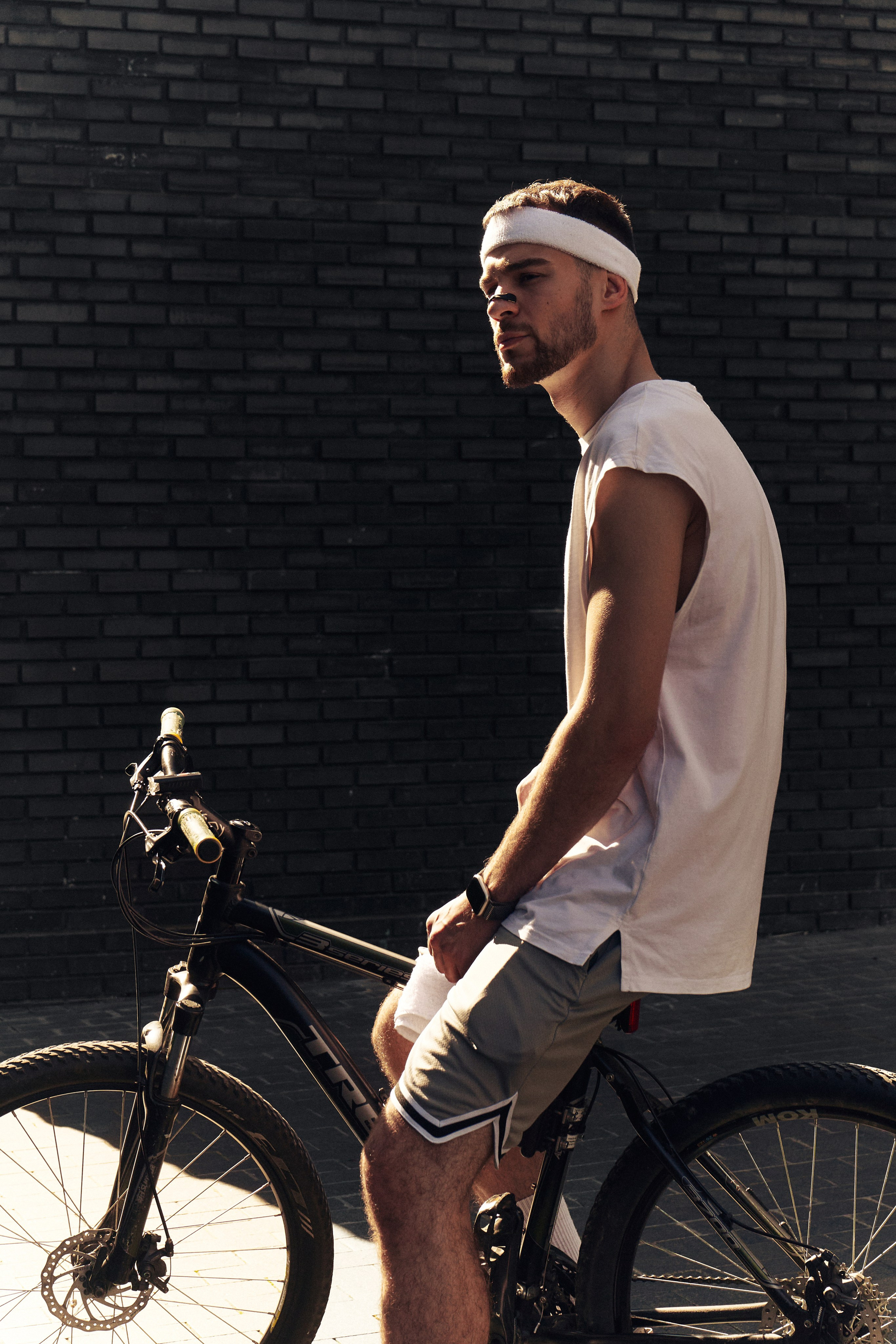 INWHALES. СЪЕМКИ ДЛЯ МАРКЕТПЛЕЙСОВ И БРЕНДОВ В РОСТОВЕ И МОСКВЕ