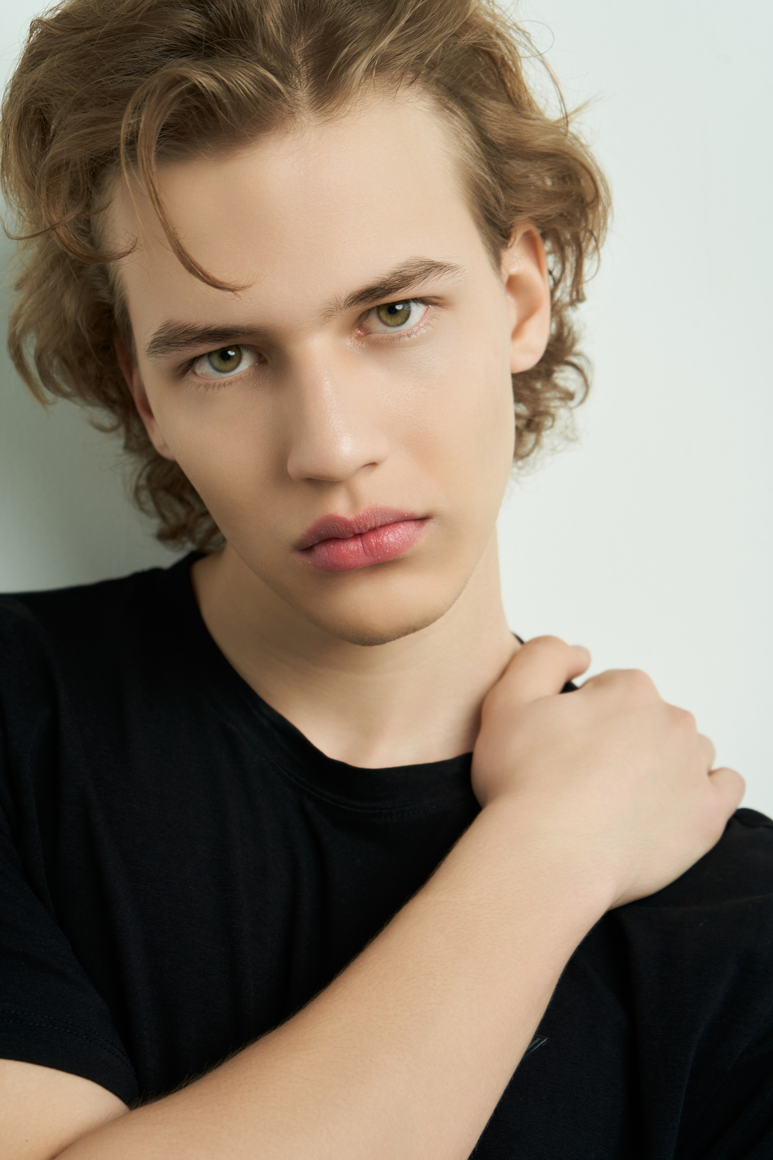 Alex. СЪЕМКИ ДЛЯ МАРКЕТПЛЕЙСОВ И БРЕНДОВ В РОСТОВЕ И МОСКВЕ