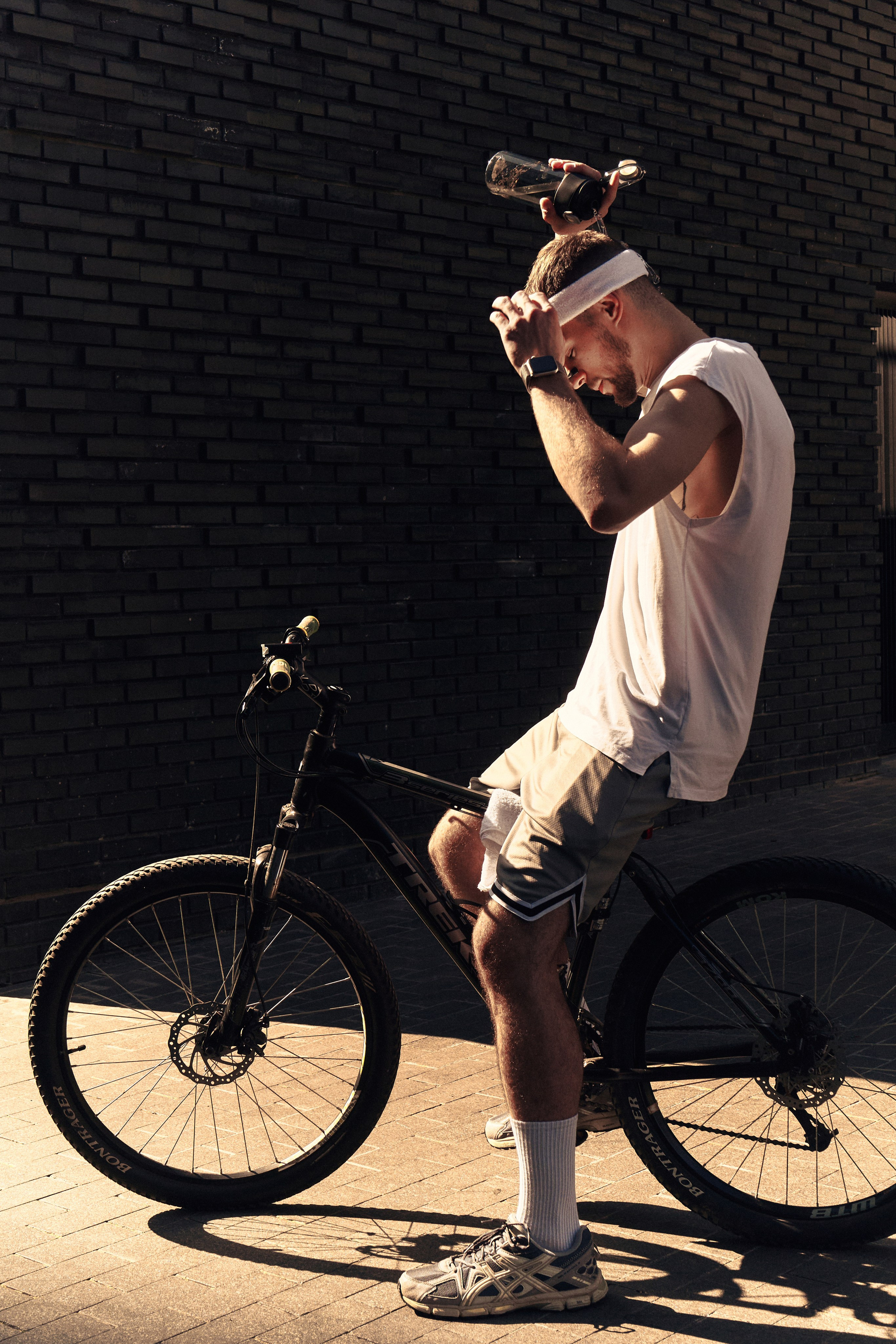 INWHALES. СЪЕМКИ ДЛЯ МАРКЕТПЛЕЙСОВ И БРЕНДОВ В РОСТОВЕ И МОСКВЕ