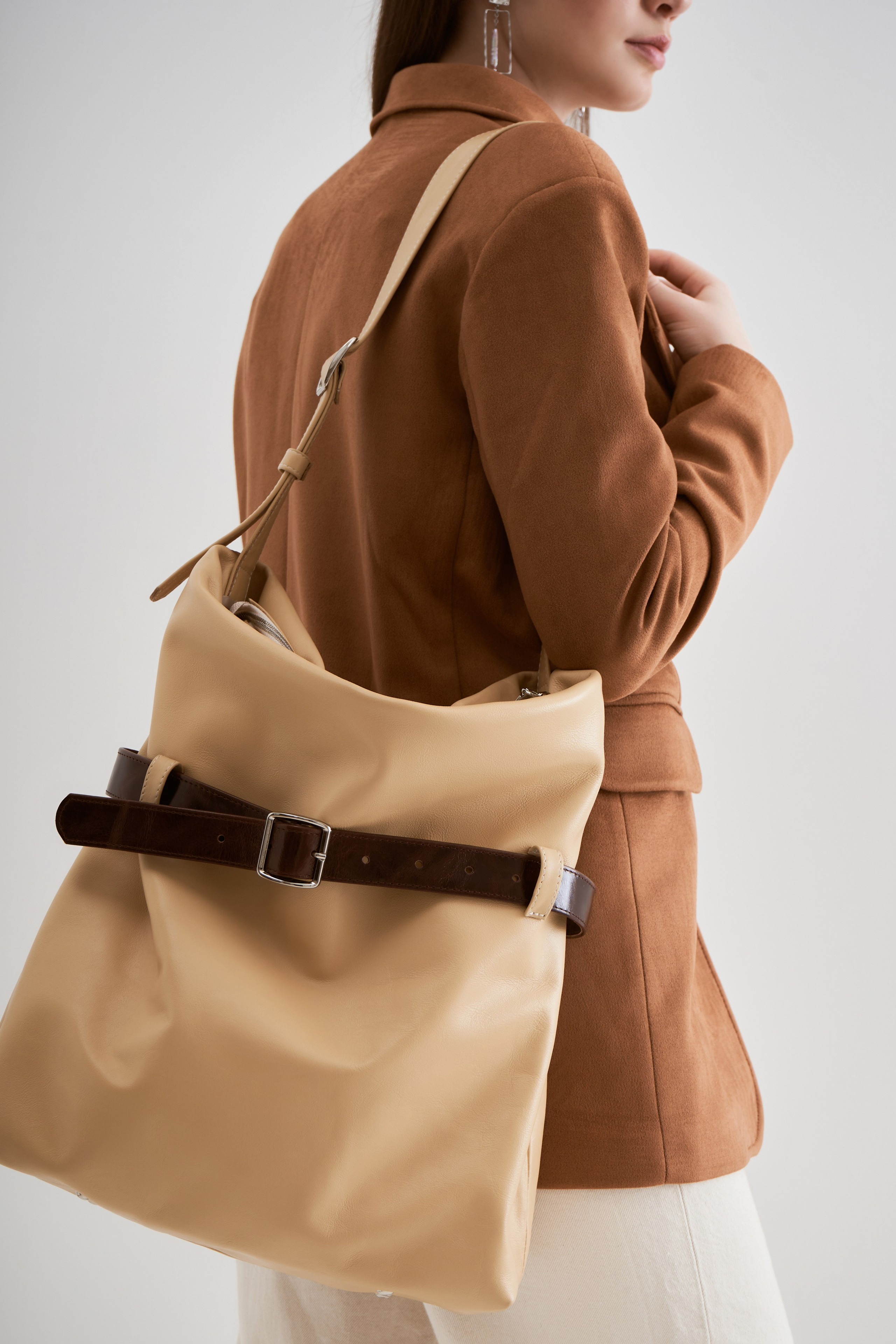 TANARS LEATHER SPRING. СЪЕМКИ ДЛЯ МАРКЕТПЛЕЙСОВ И БРЕНДОВ В РОСТОВЕ И МОСКВЕ