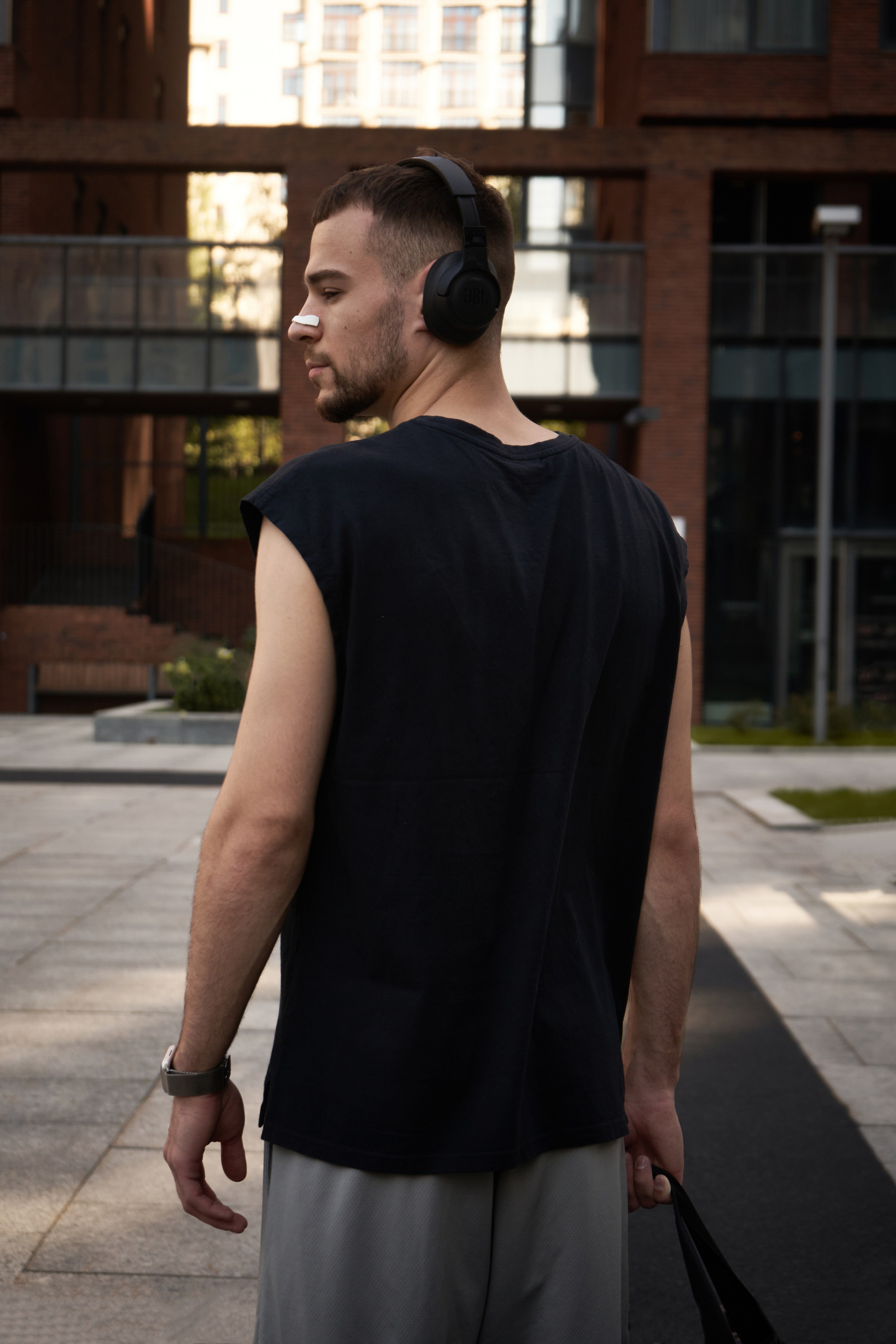 INWHALES. СЪЕМКИ ДЛЯ МАРКЕТПЛЕЙСОВ И БРЕНДОВ В РОСТОВЕ И МОСКВЕ