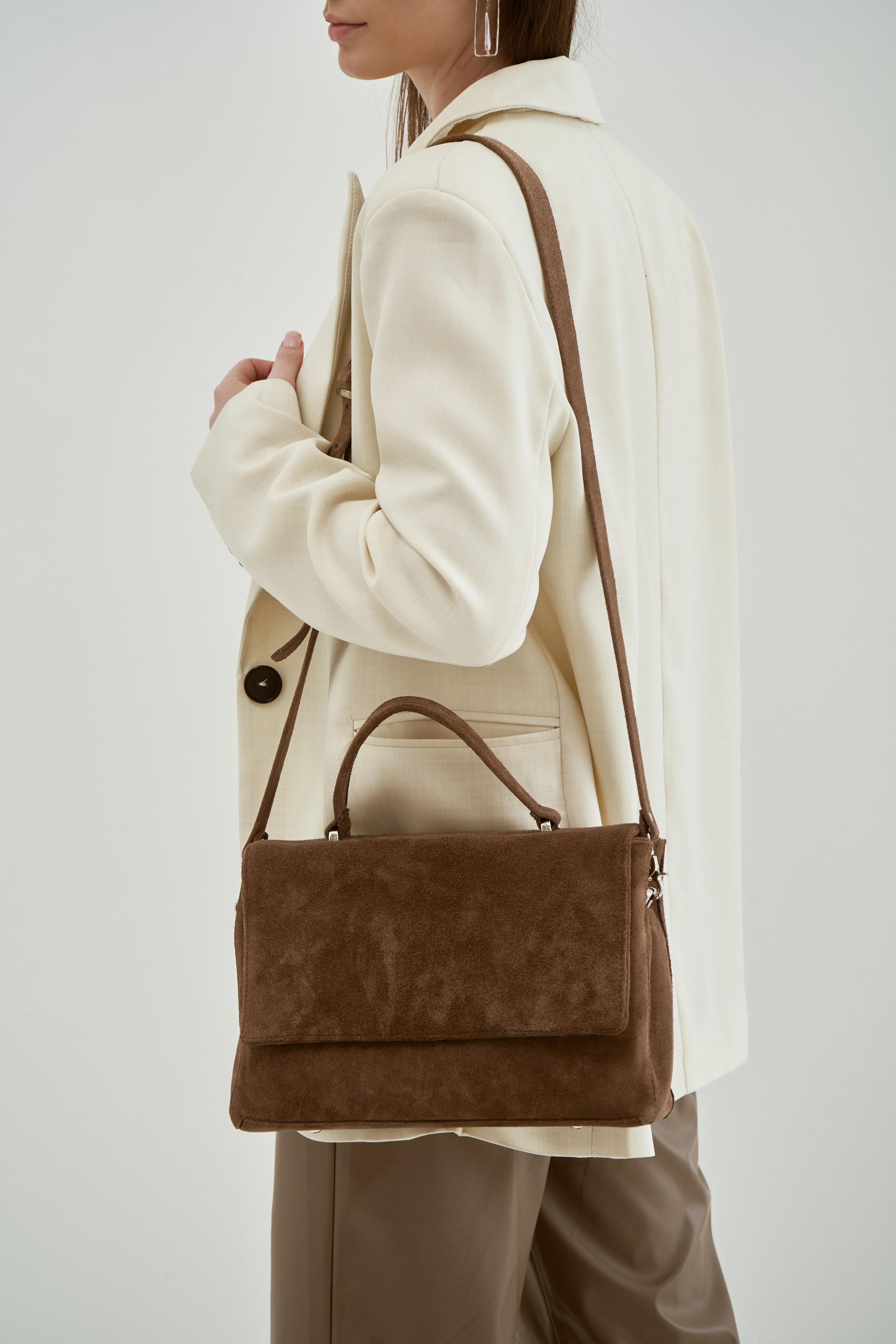 TANARS LEATHER SPRING. СЪЕМКИ ДЛЯ МАРКЕТПЛЕЙСОВ И БРЕНДОВ В РОСТОВЕ И МОСКВЕ