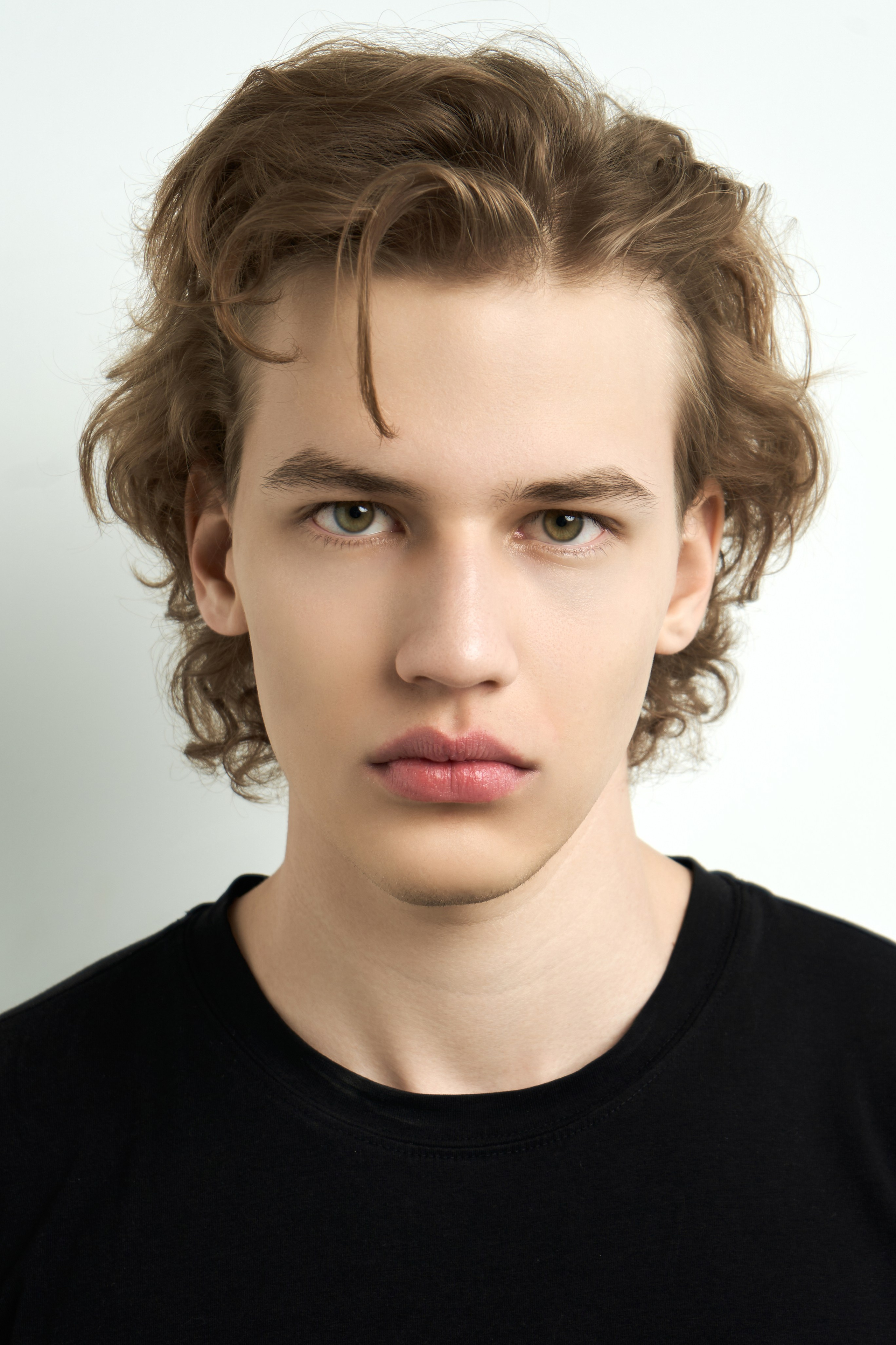 Alex. СЪЕМКИ ДЛЯ МАРКЕТПЛЕЙСОВ И БРЕНДОВ В РОСТОВЕ И МОСКВЕ