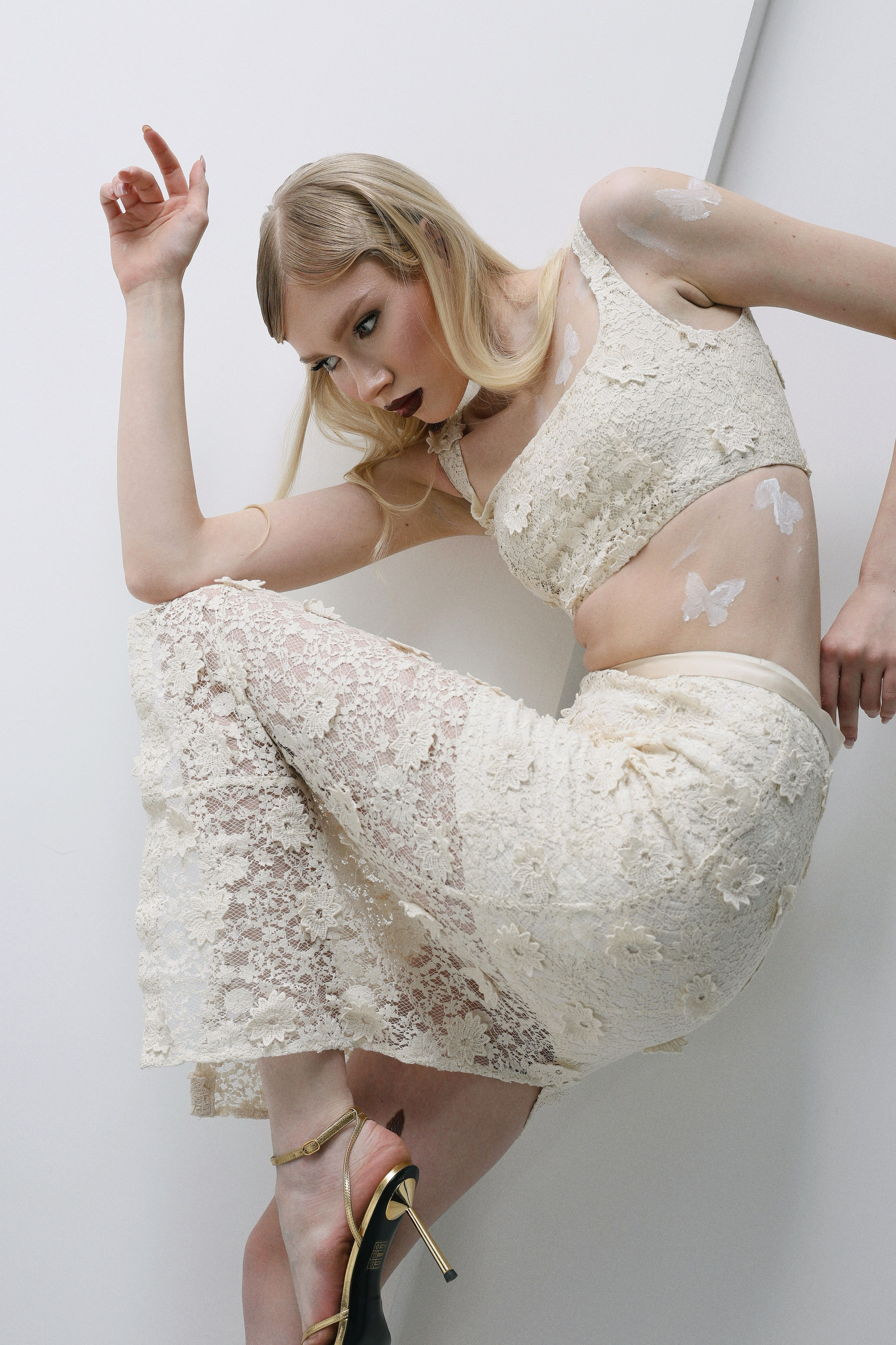 BOOK. MONSTERA MODELS