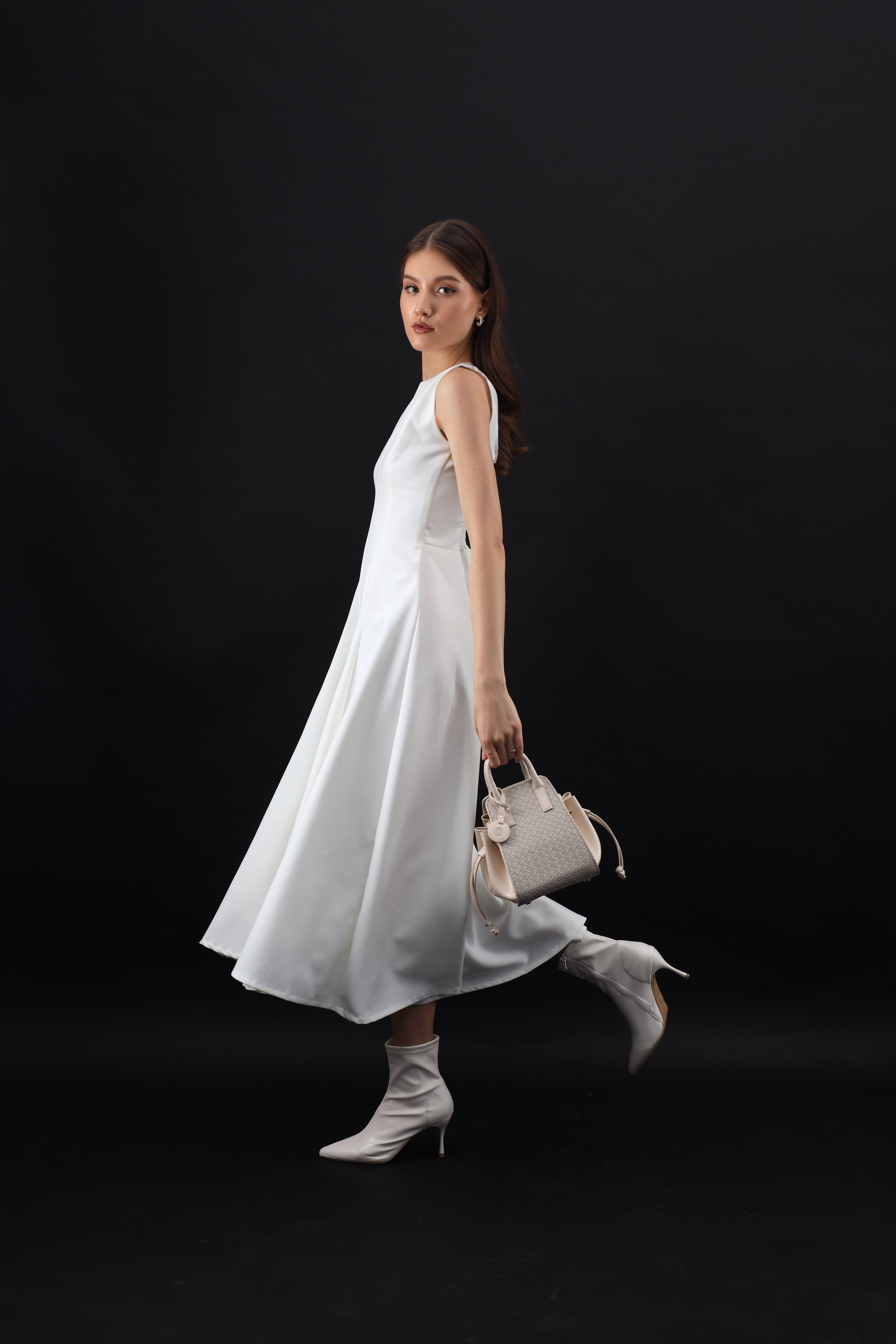 BOOK. MONSTERA MODELS