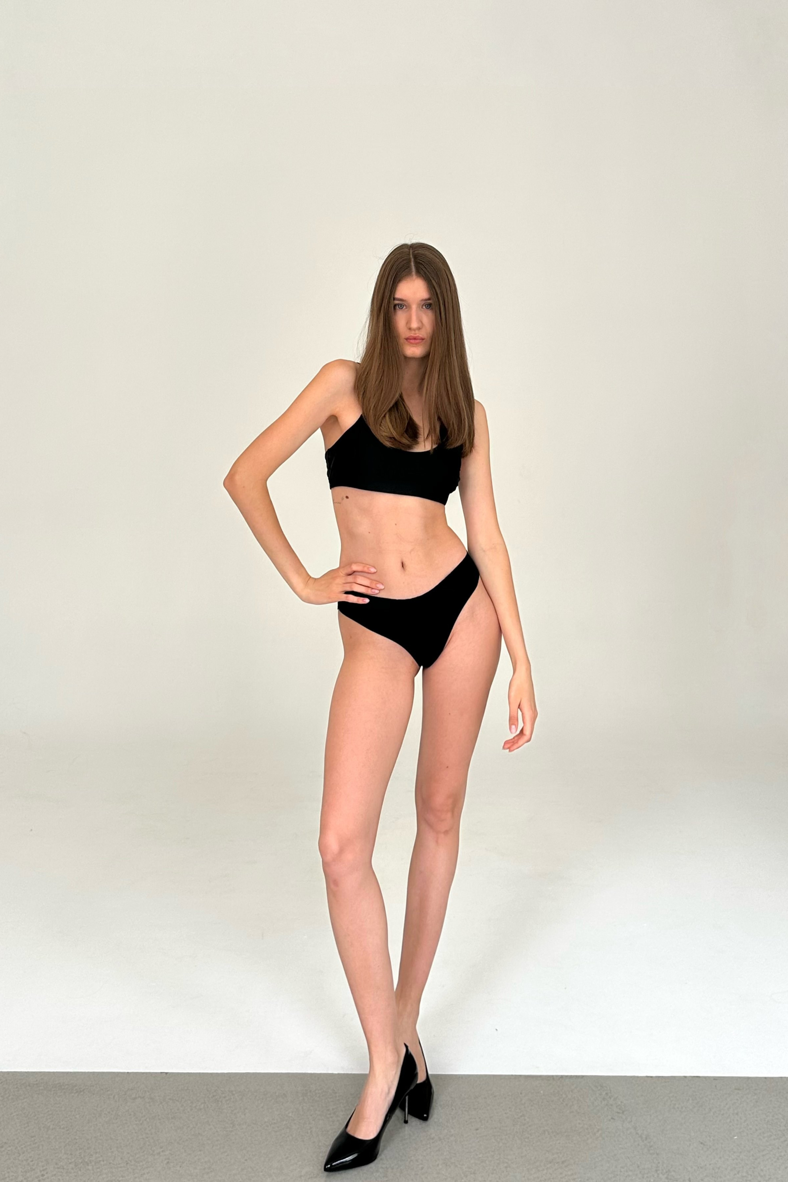 SNAPS. MONSTERA MODELS