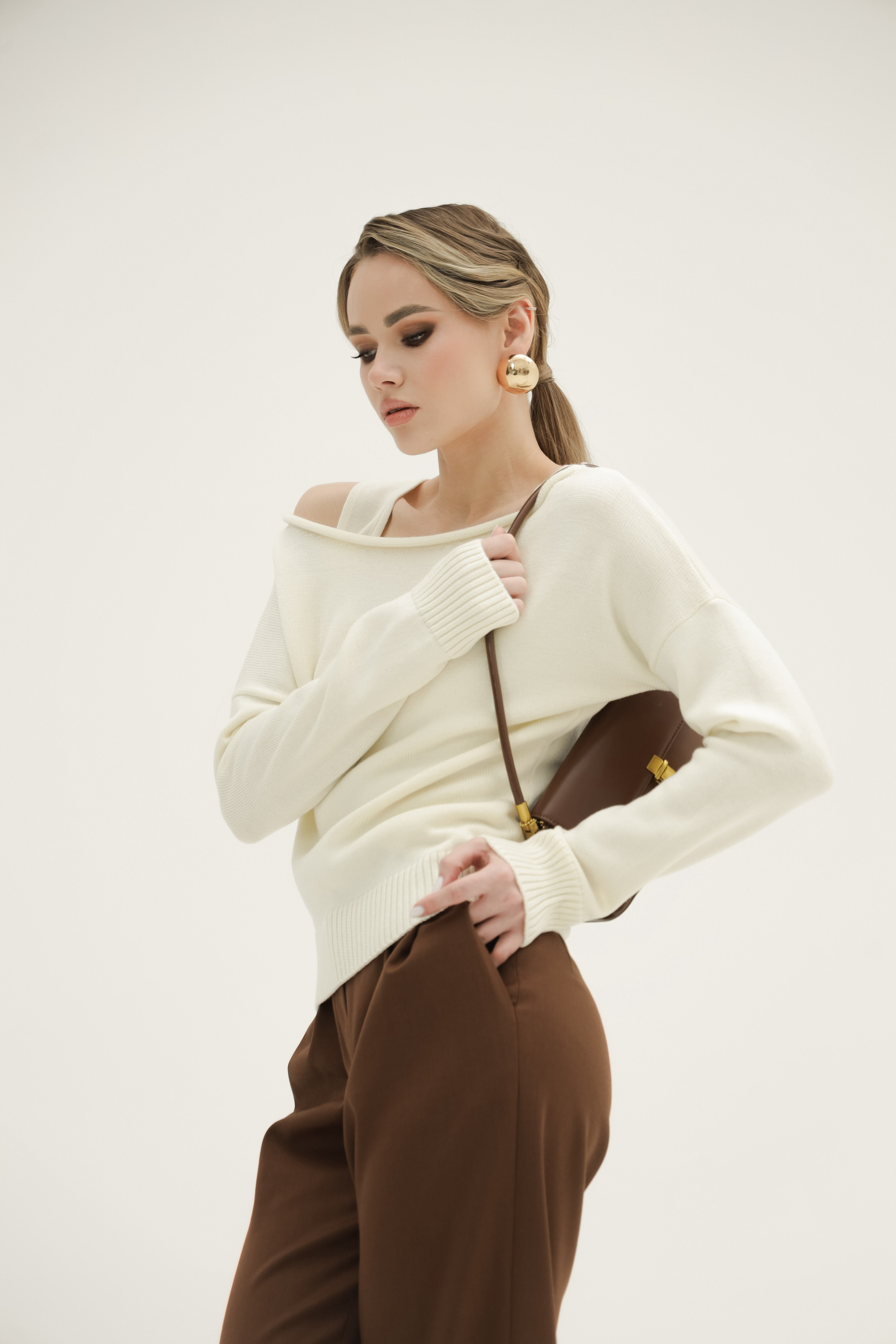 BOOK. MONSTERA MODELS