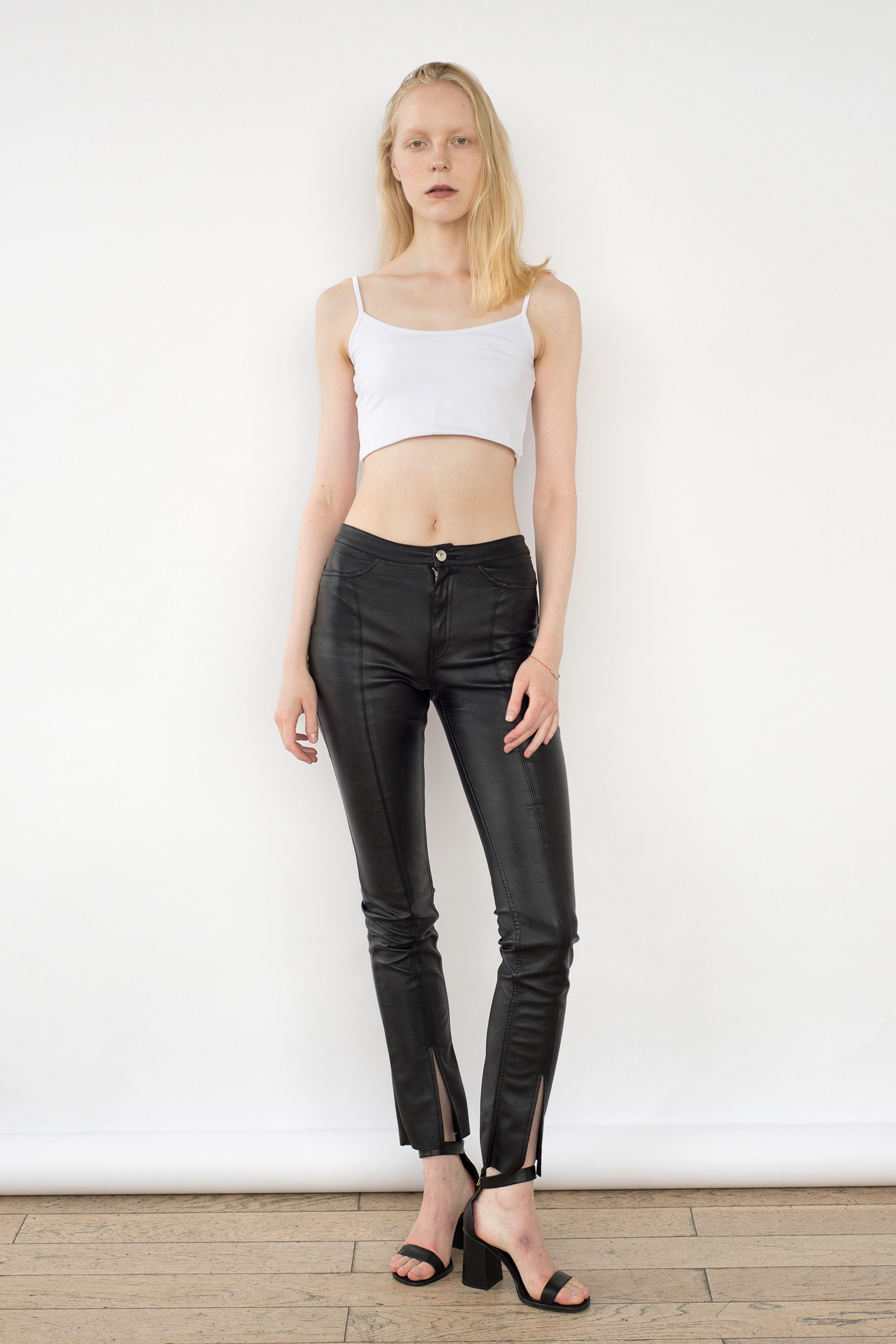 SNAPS. MONSTERA MODELS