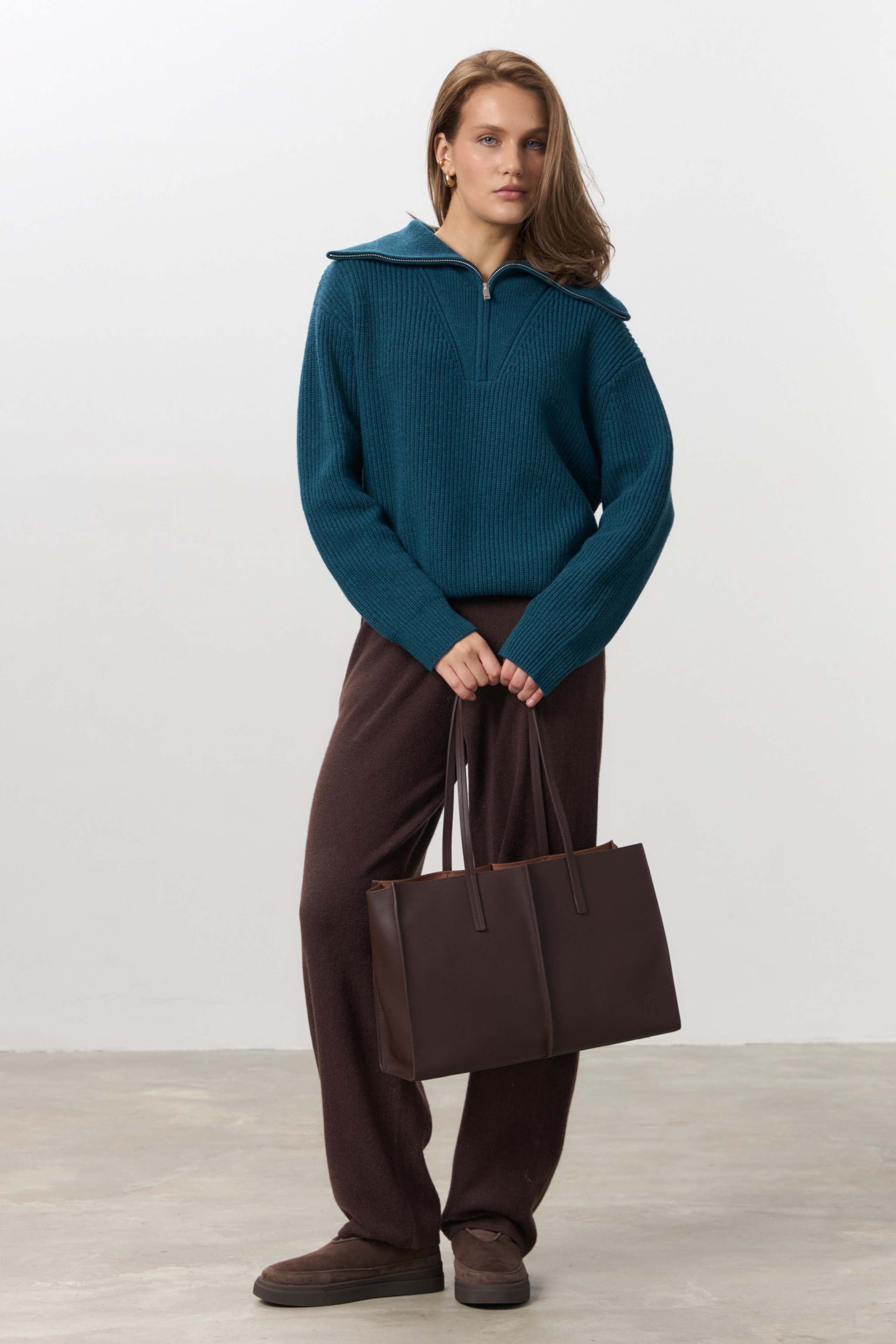 BOOK. MONSTERA MODELS