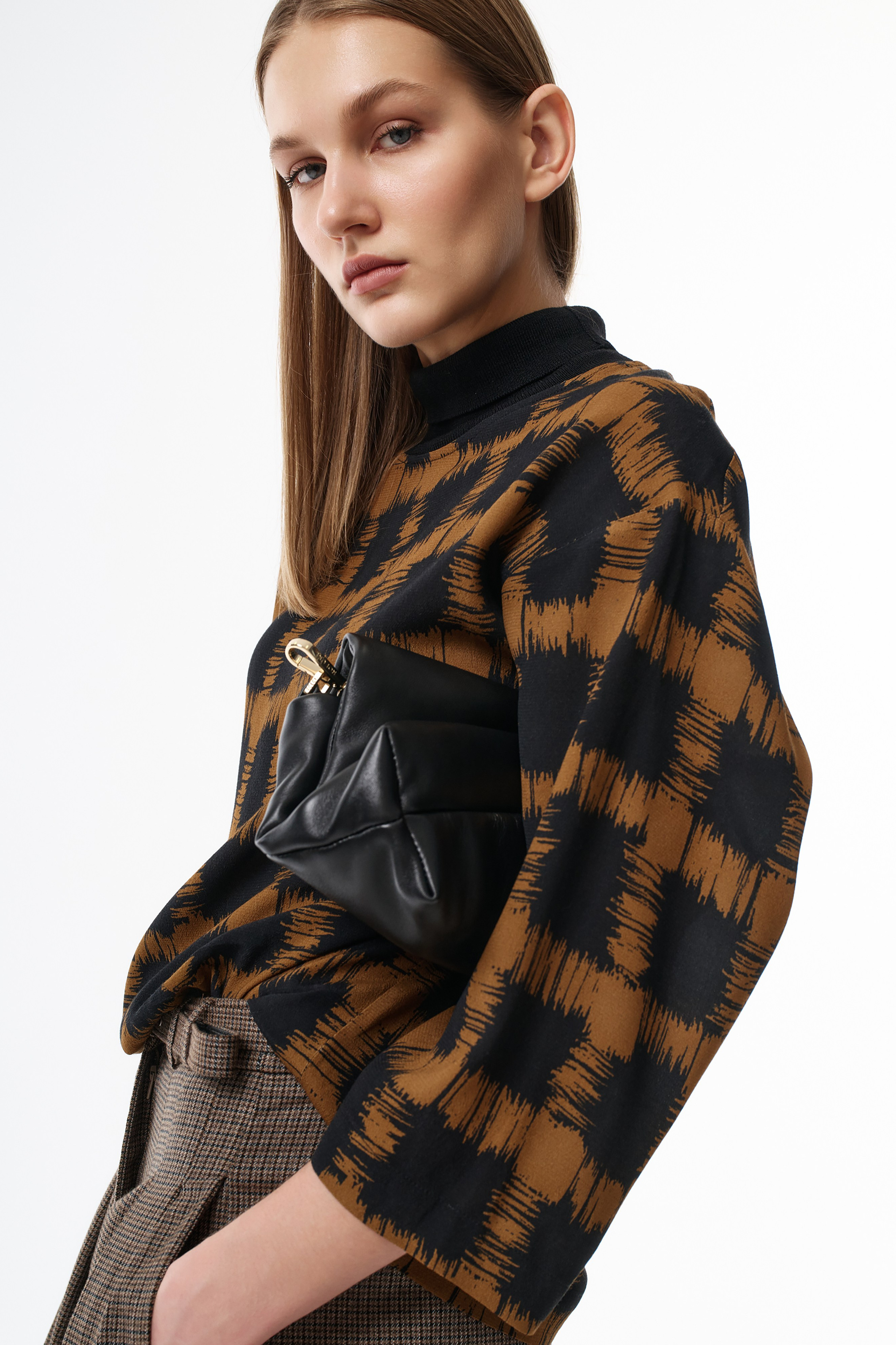 BOOK. MONSTERA MODELS