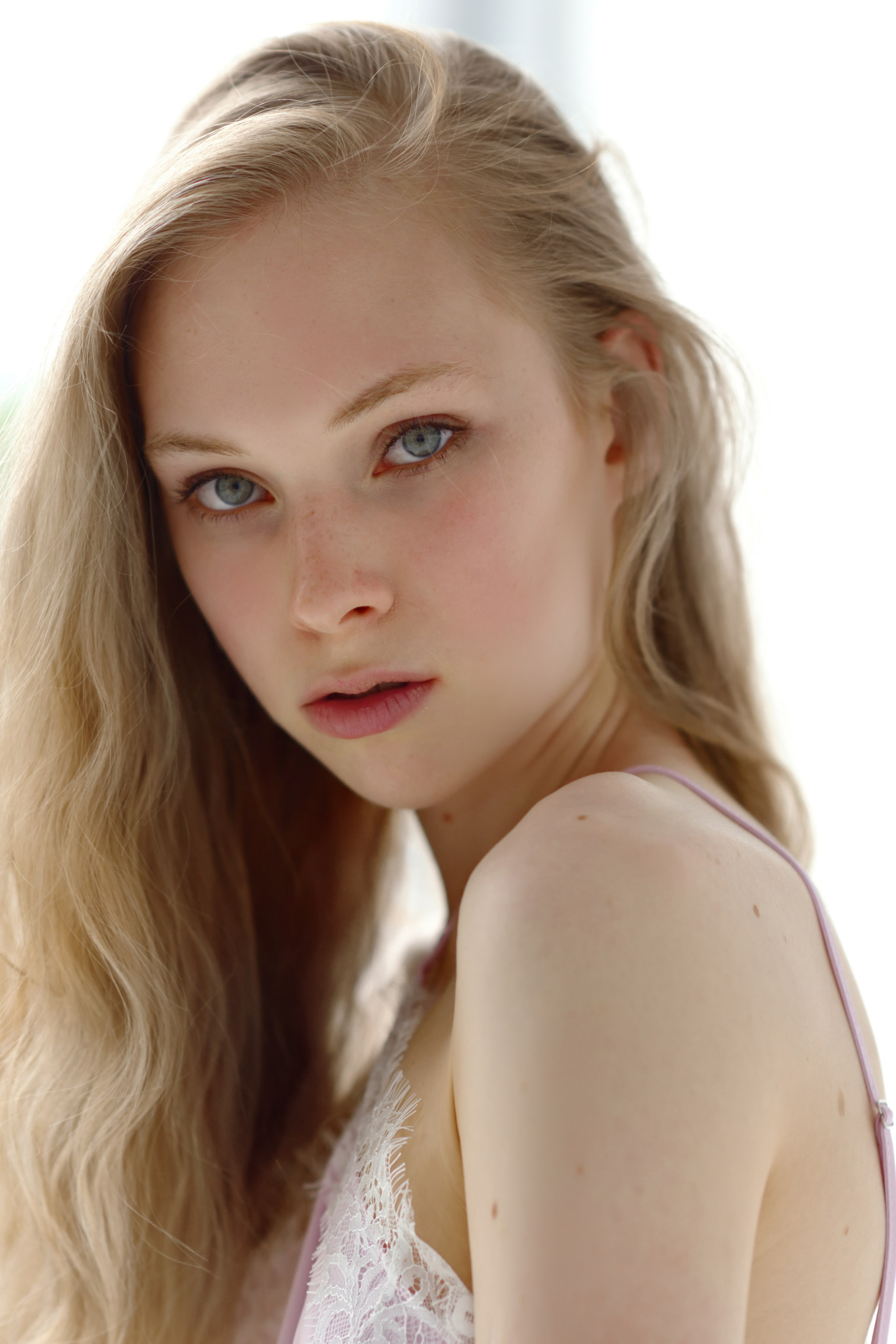 BOOK. MONSTERA MODELS