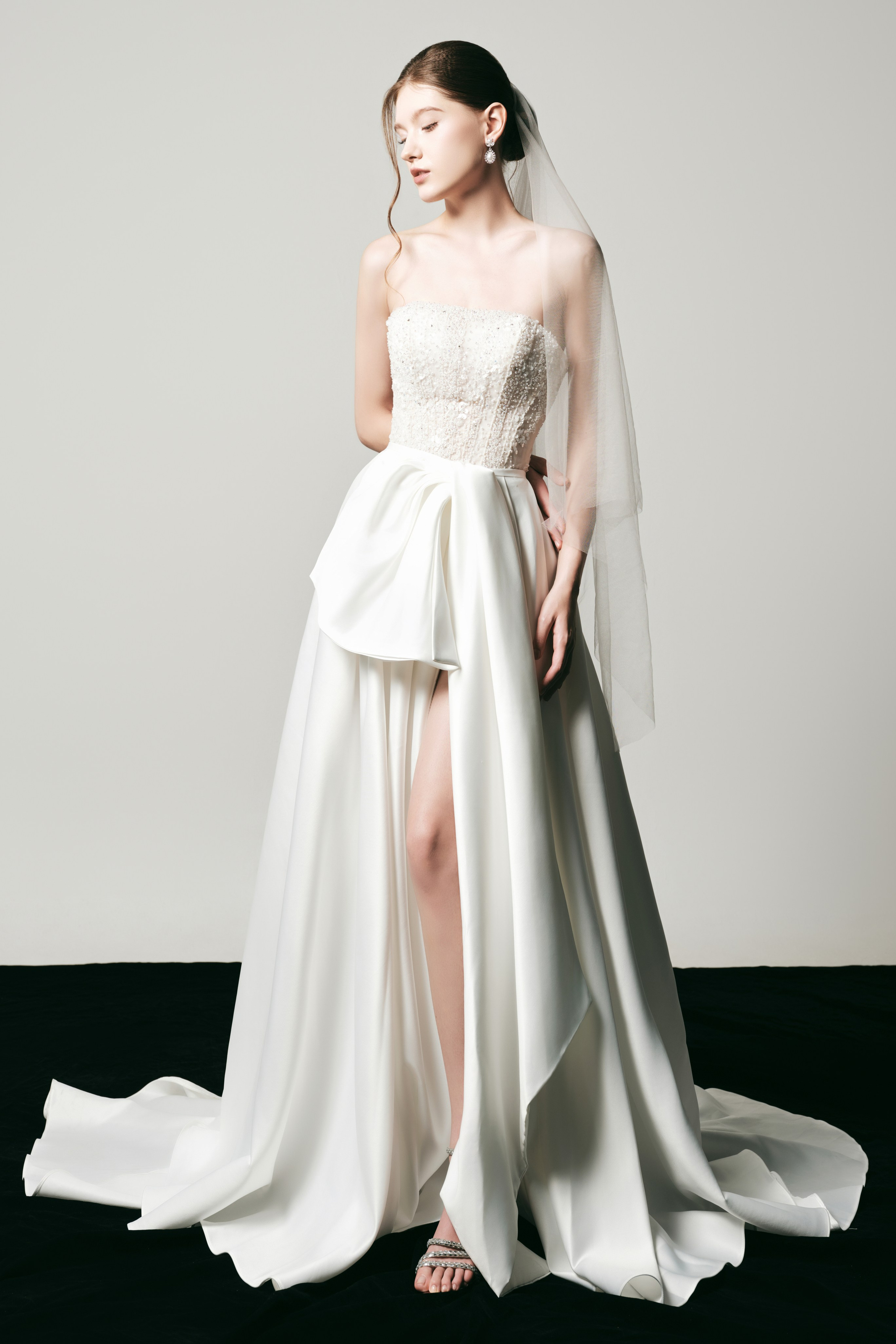 BOOK. MONSTERA MODELS