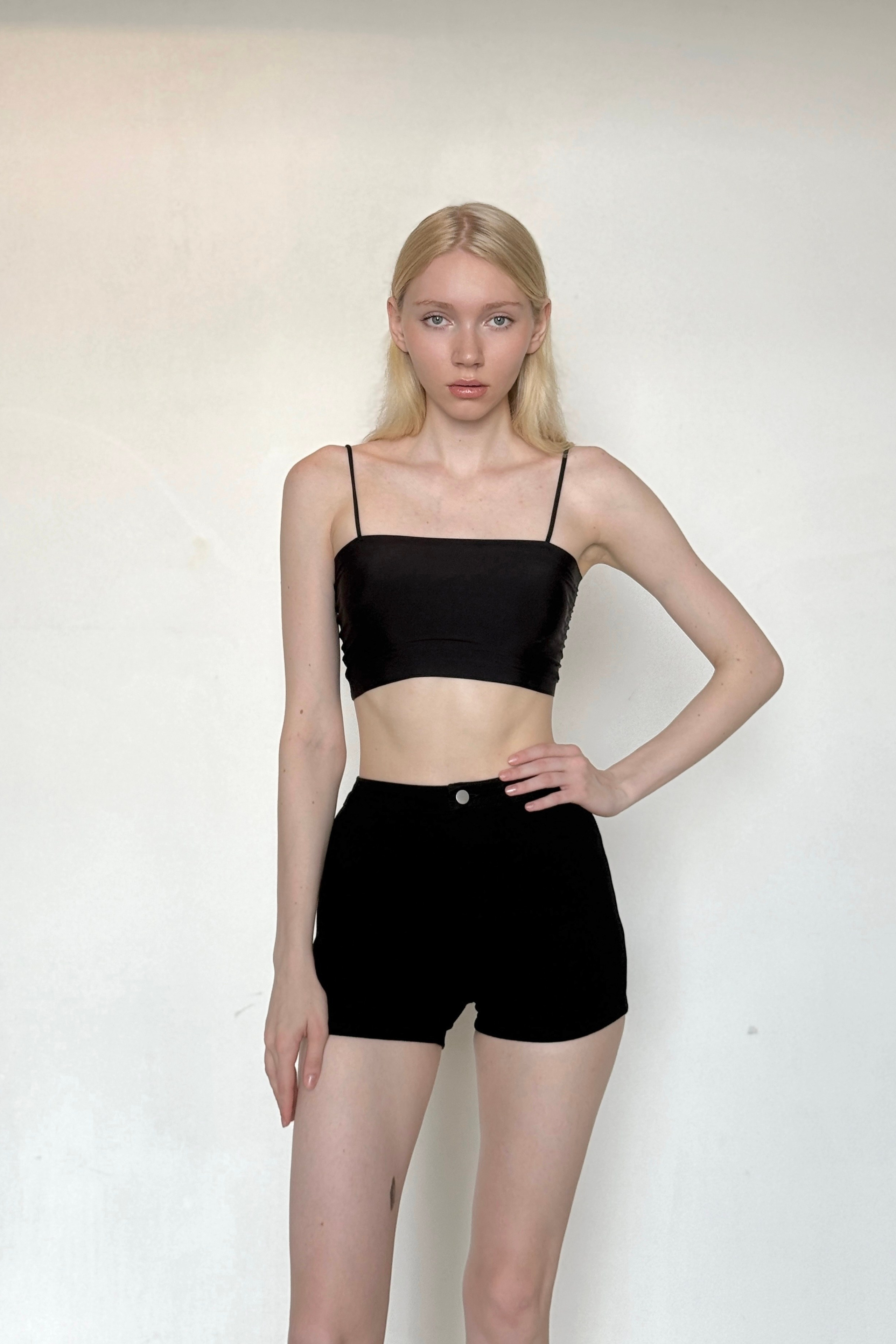 SNAPS. MONSTERA MODELS