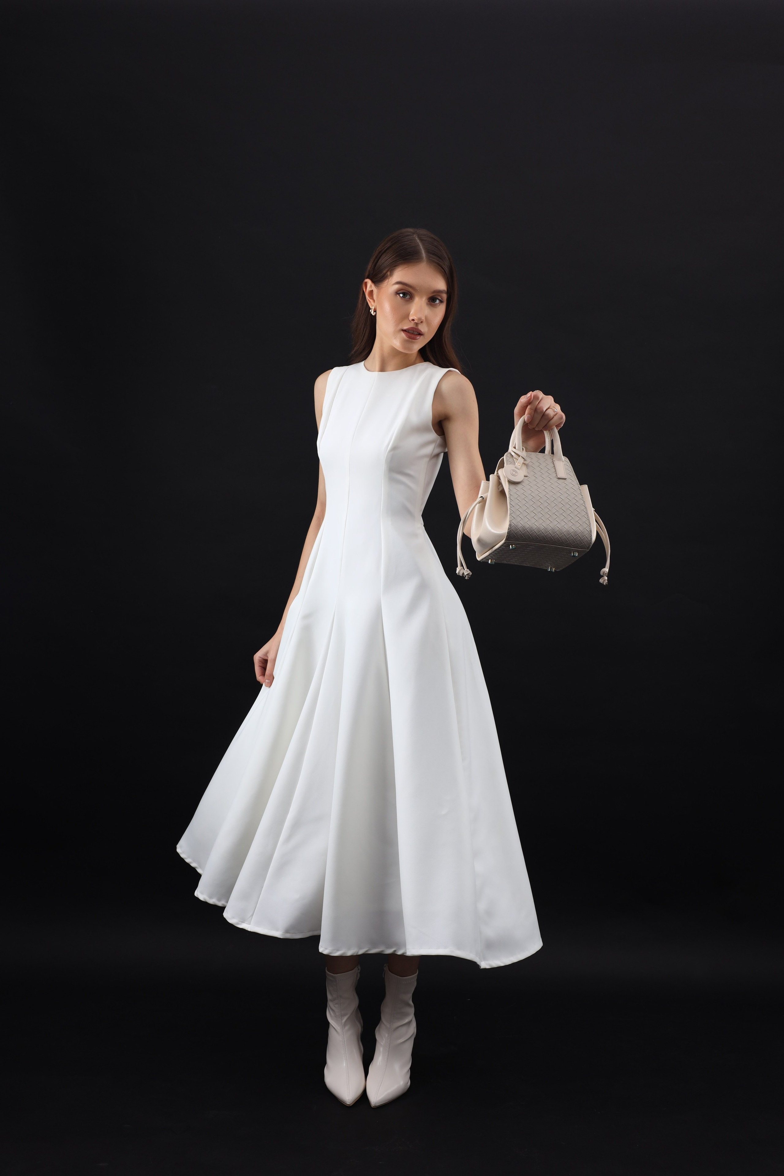 BOOK. MONSTERA MODELS