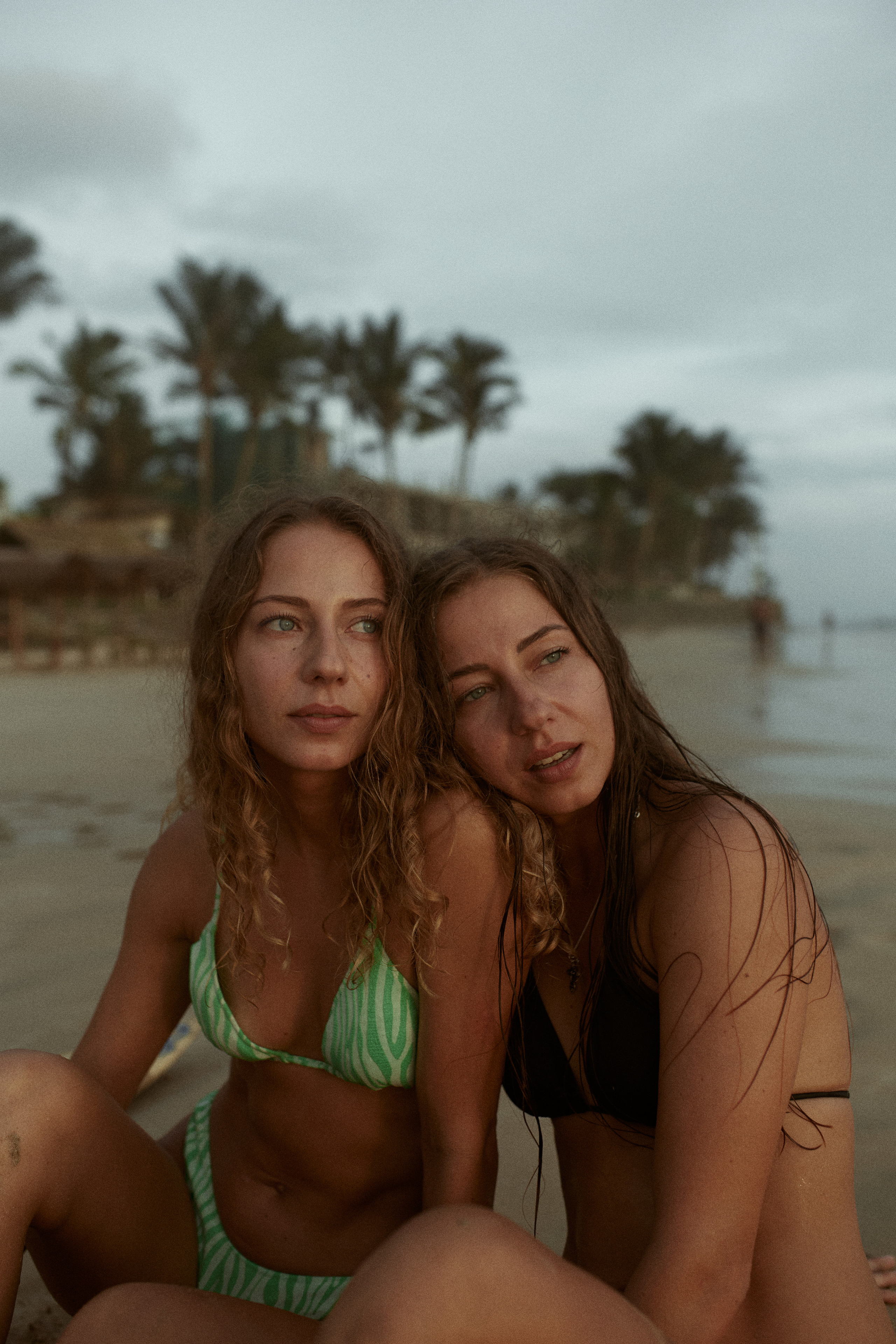 Сестры Лиза и Лена