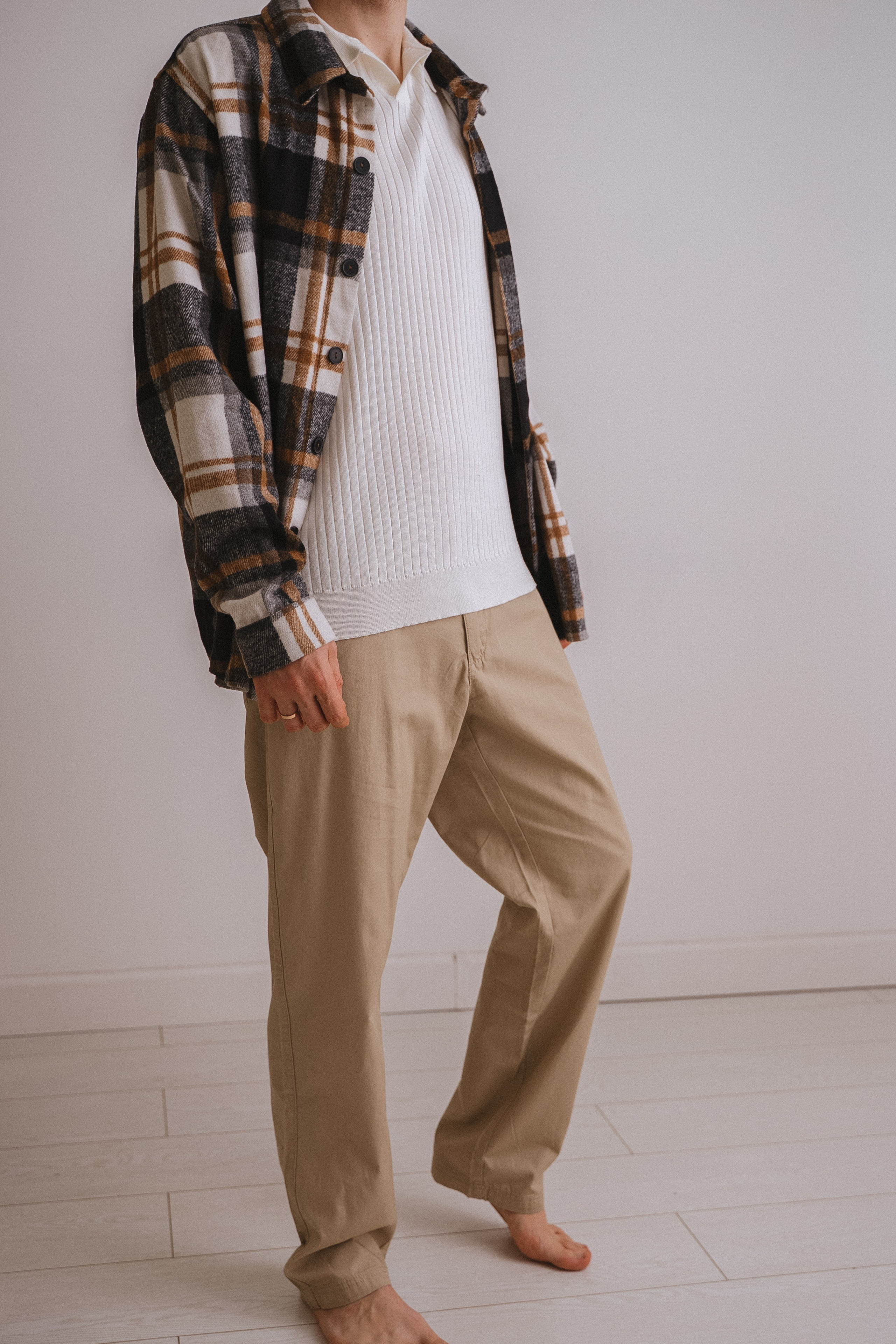 БЕЖЕВЫЕ БРЮКИ 50-52. Фотостудия в Люберцах