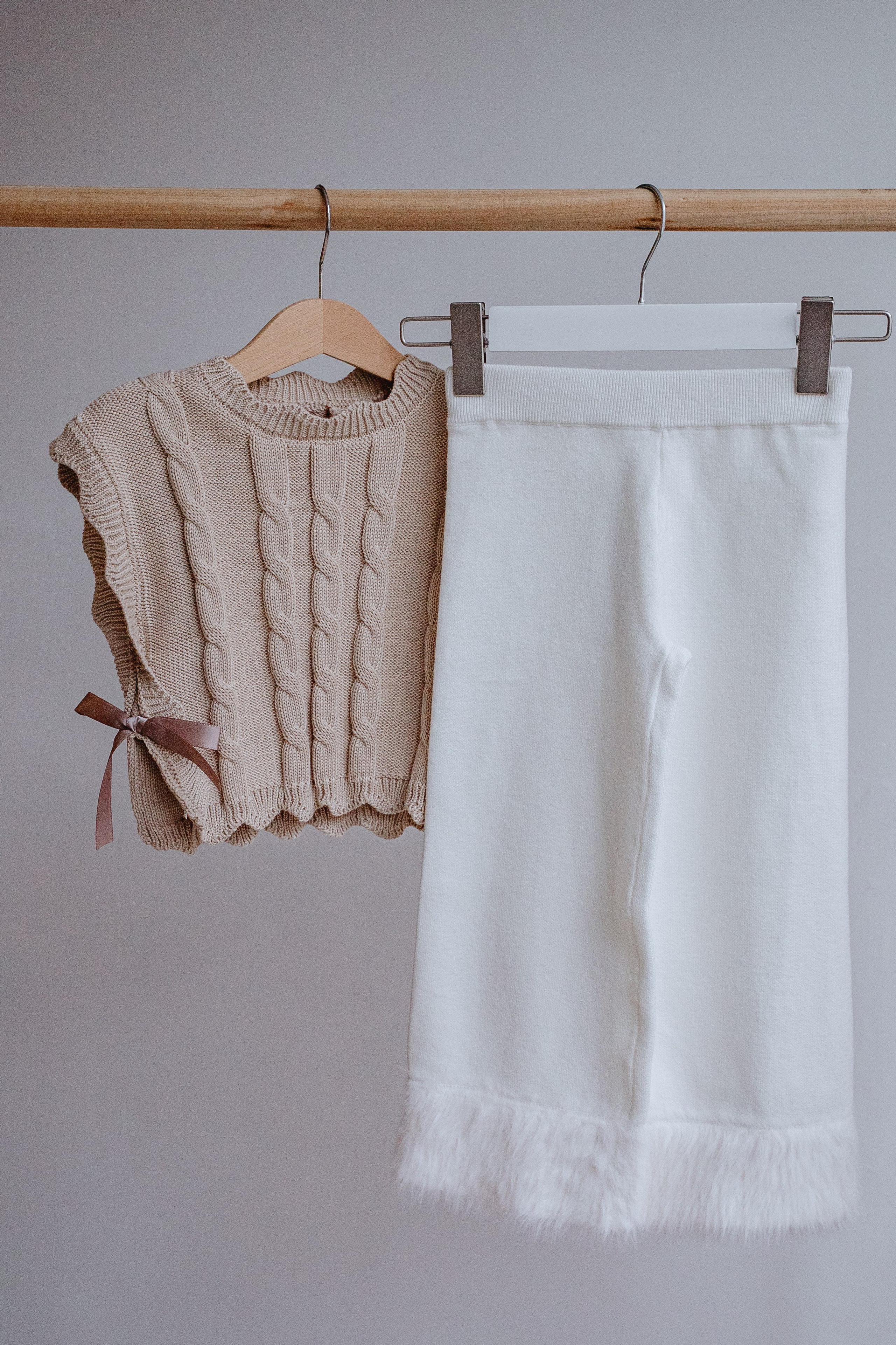 ЖИЛЕТКА ВЯЗАНАЯ 92-100. Фотостудия в Люберцах