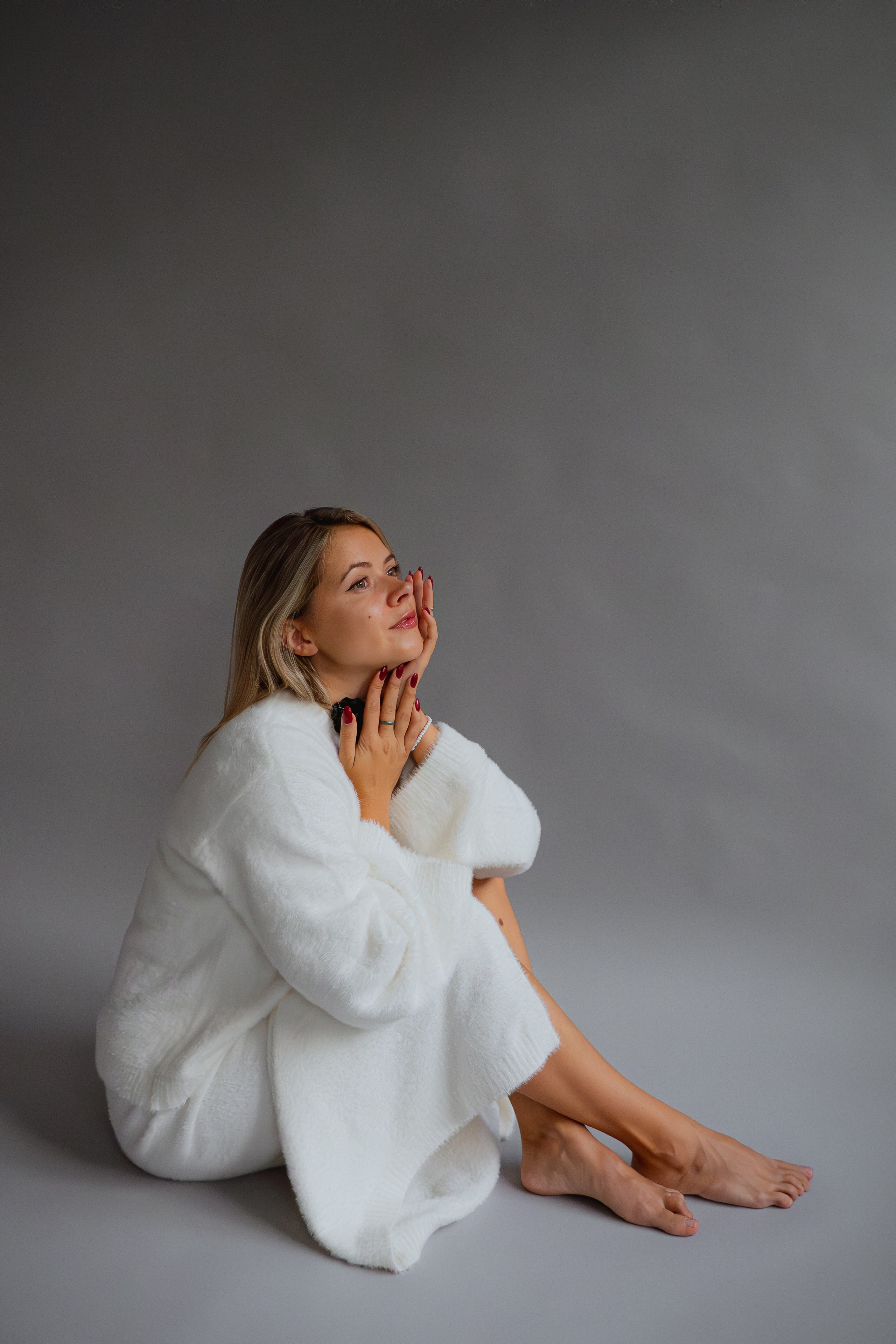 КОСТЮМ ВЯЗАНЫЙ БЕЛЫЙ 42-50. Фотостудия в Люберцах