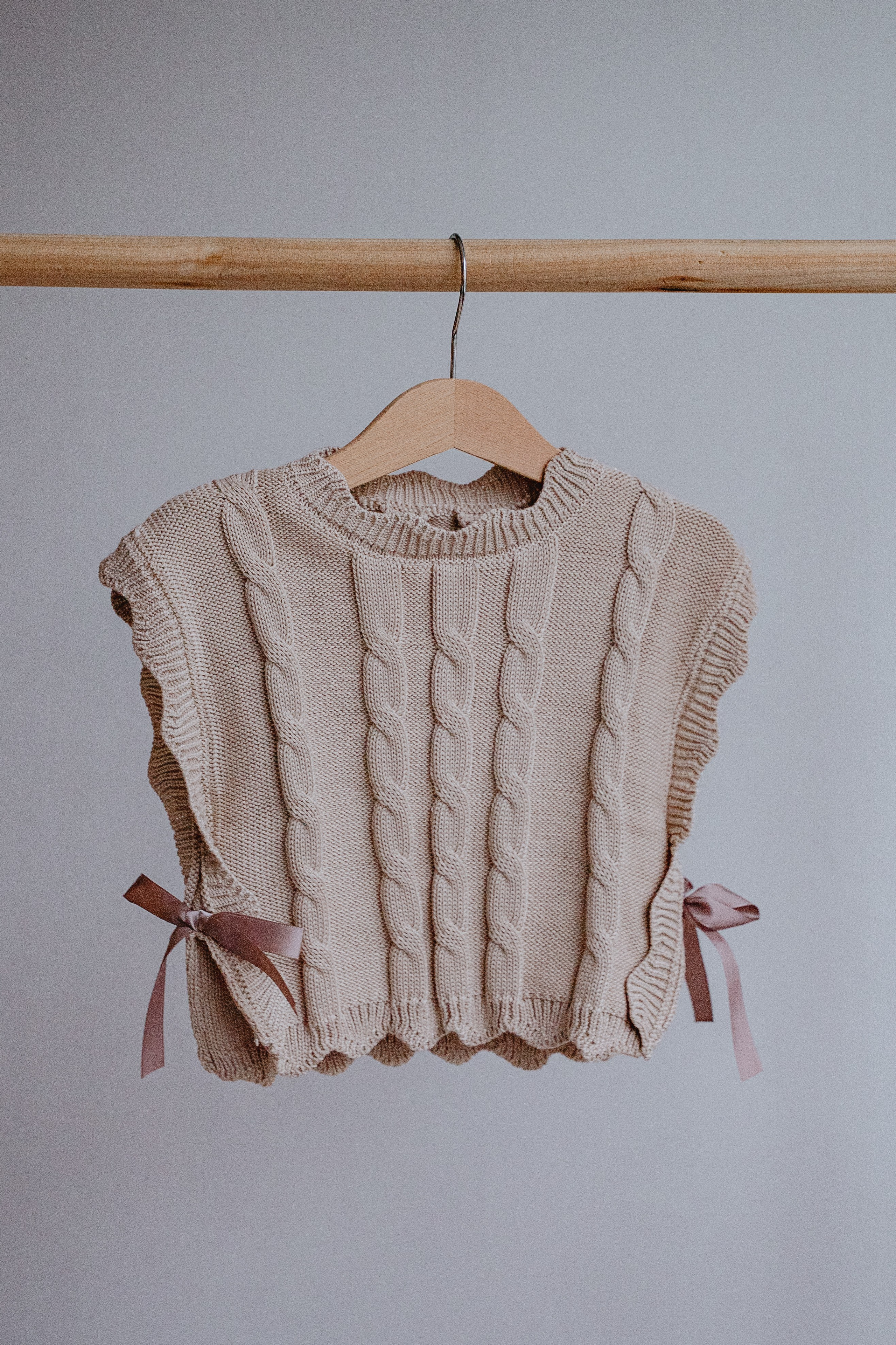 ЖИЛЕТКА ВЯЗАНАЯ 92-100