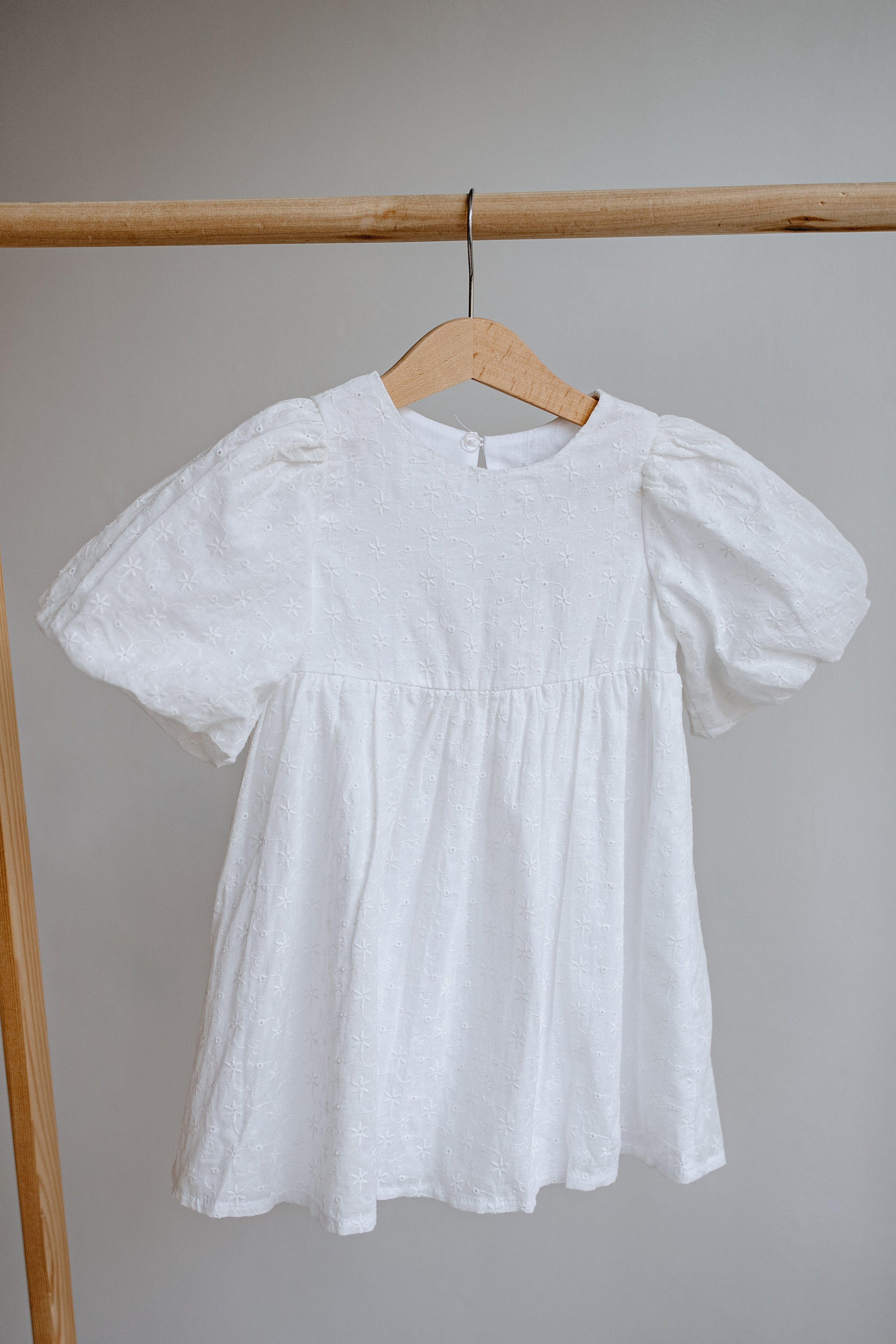 ПЛАТЬЕ БЕЛОЕ С ВЫШИВКОЙ 96-105